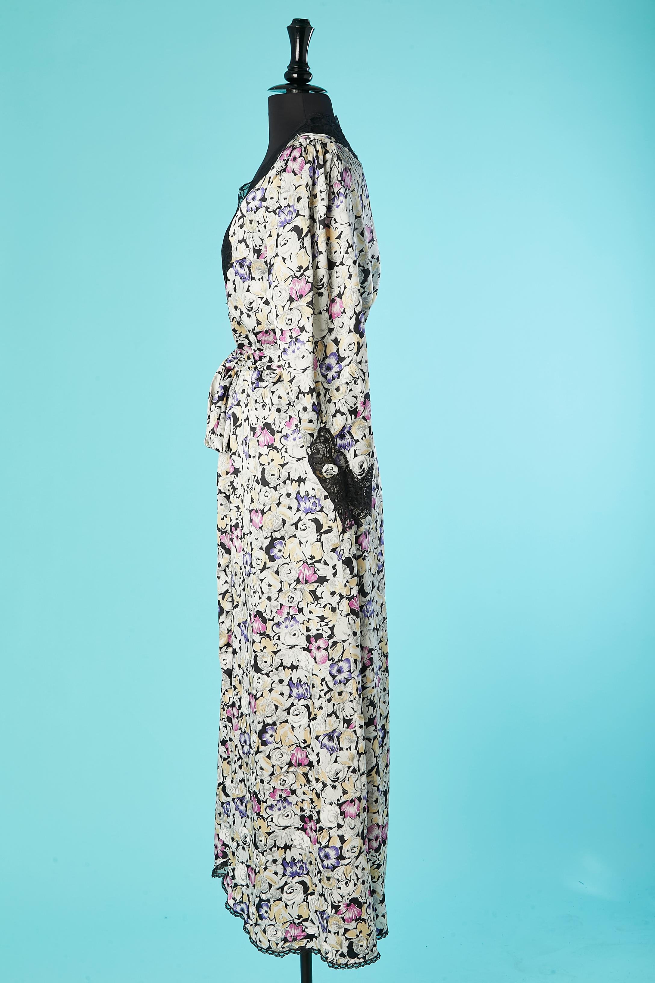 Nachthemd und Negligé mit Blumendruck und Spitze Christian Dior Lingerie für Saks  im Zustand „Hervorragend“ im Angebot in Saint-Ouen-Sur-Seine, FR