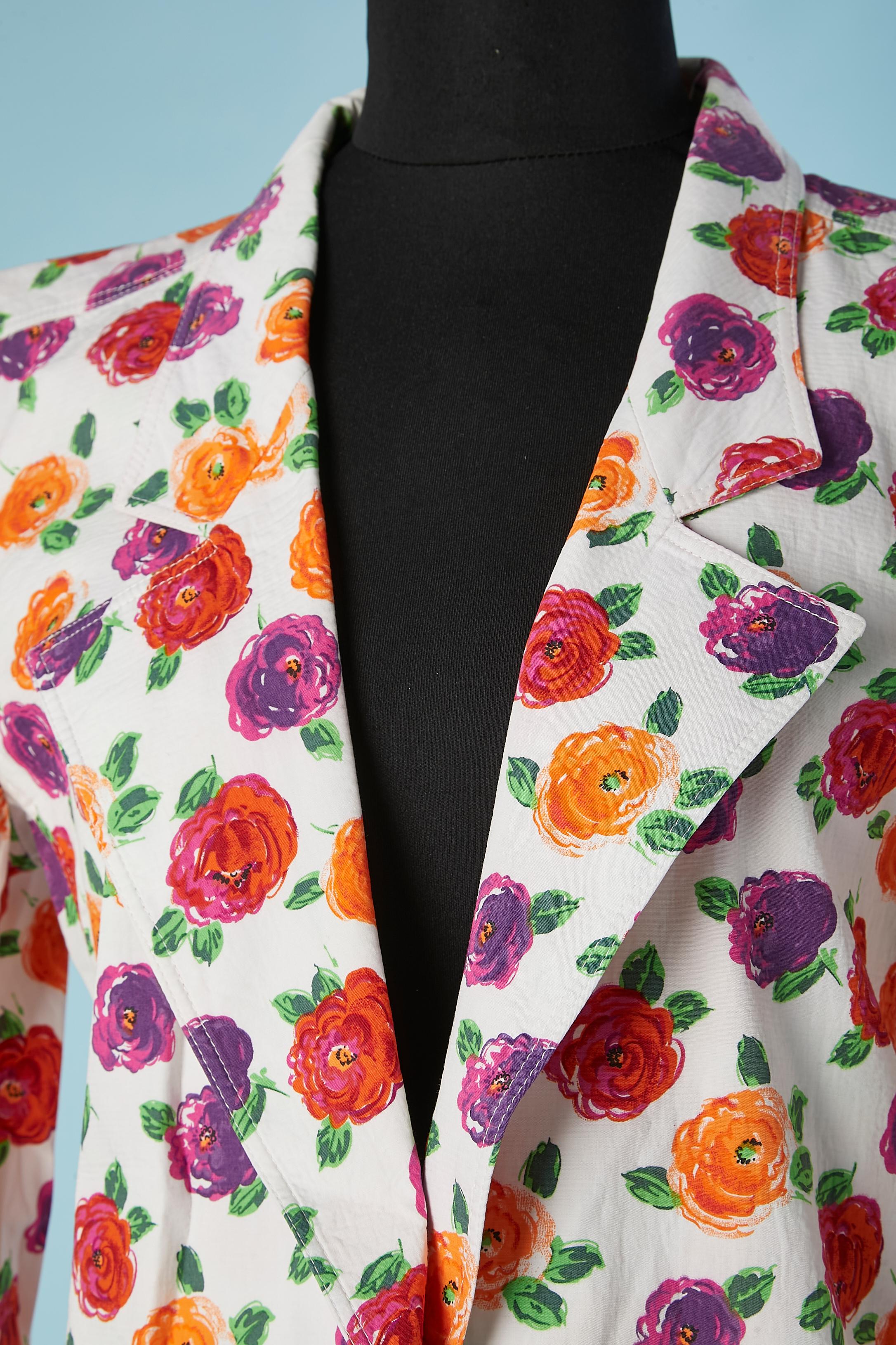 Flower printed cotton single-breasted jacket . No lining. 
SIZE M