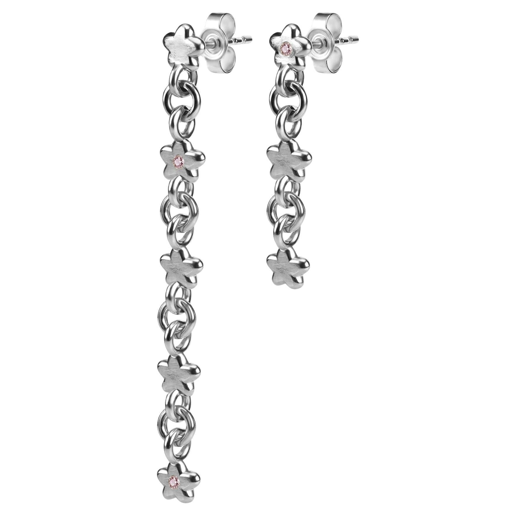 Boucles d
oreilles pluie de fleurs, saphirs roses et or blanc 14K
