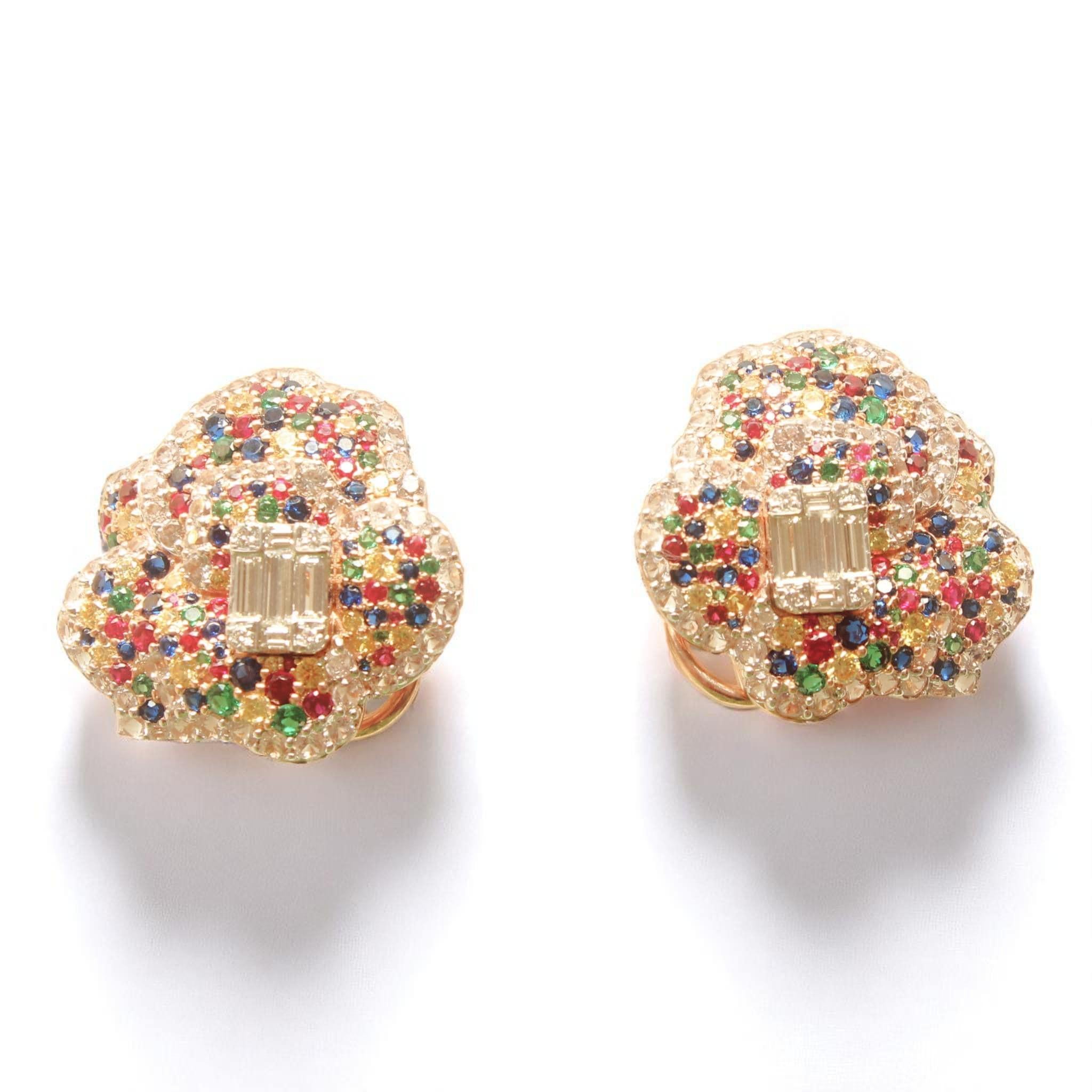 Taille ronde Boucles d'oreilles en or massif 14k (certifié) avec diamants Rainbow Diamonds en forme de fleur en vente