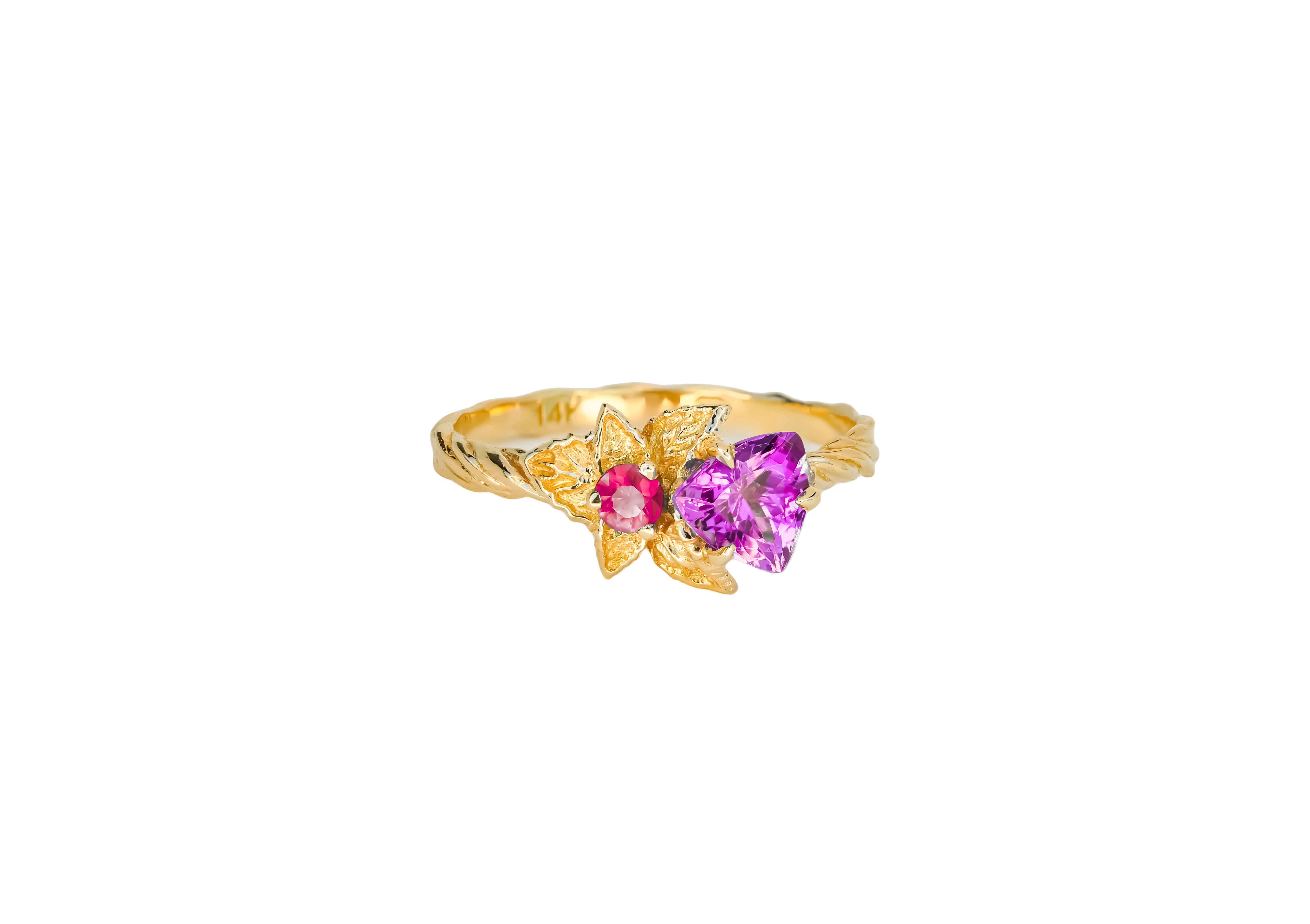 Trillion Cut Flower red purple gemstone 14k gold ring For Sale