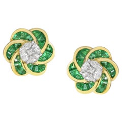 Flower Resembling Shaped Studs With Emerald & Diamonds Made In 18k Gold