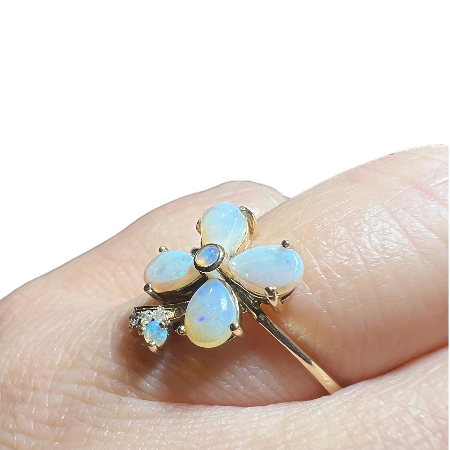 Flower” Ring 9 Carat Yellow Gold Opals And Diamonds For Sale 3