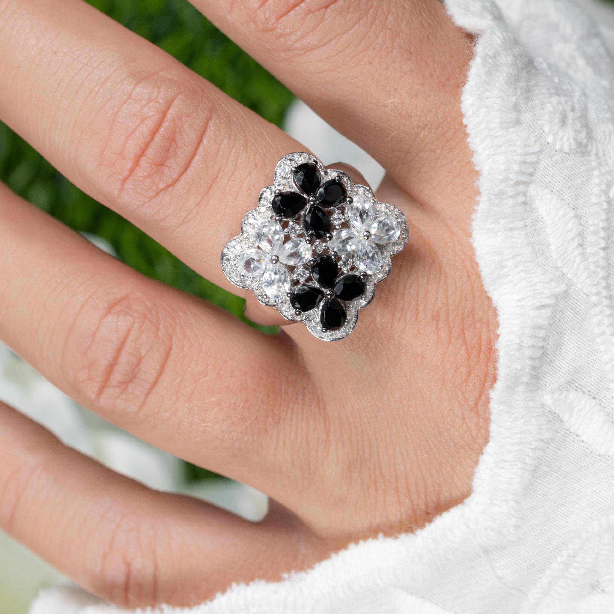 Flower Ring Black Spinels White Topazes 2.86 Carats Sterling Silver In Excellent Condition For Sale In Aliso Viejo, CA
