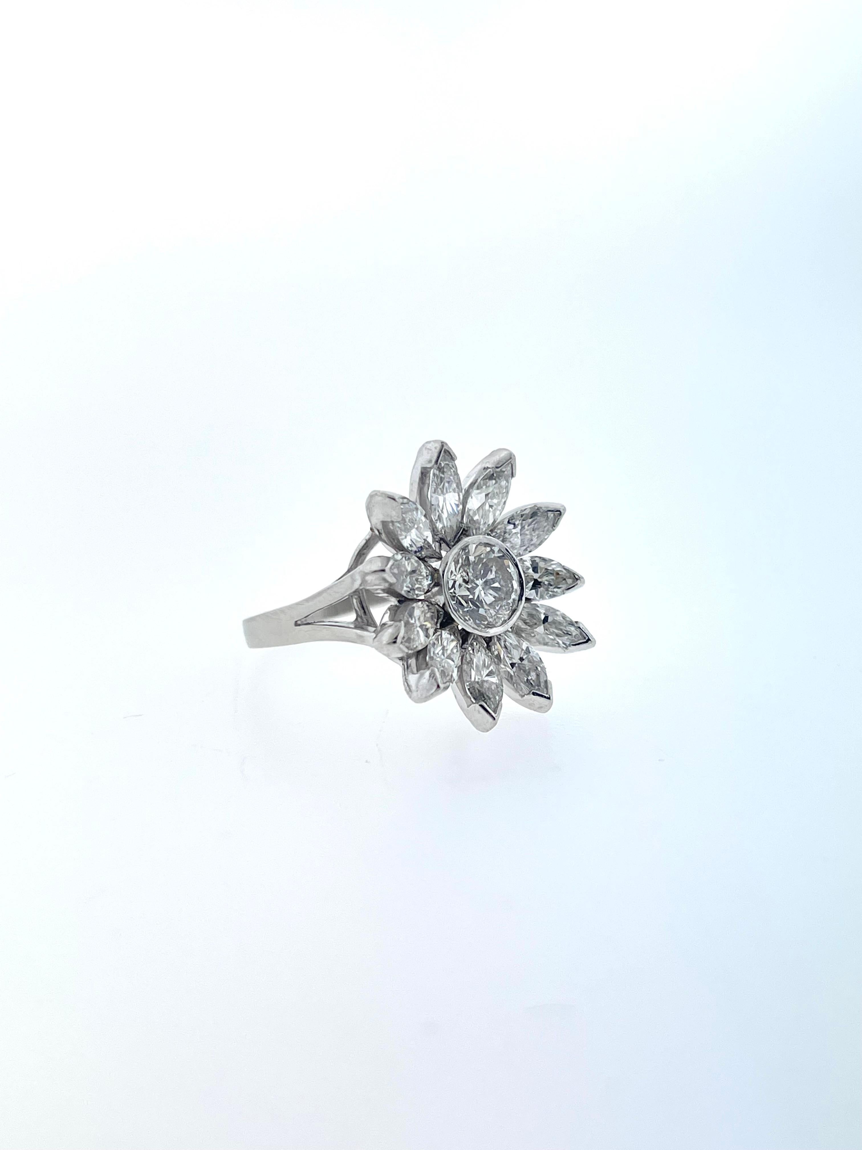Marquise and Round Diamond Cocktail Ring In Good Condition For Sale In Los Angeles, CA