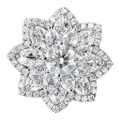 Flower Ring with Rose Cut Diamonds and Round Brilliant Diamonds, 18 Karat Gold