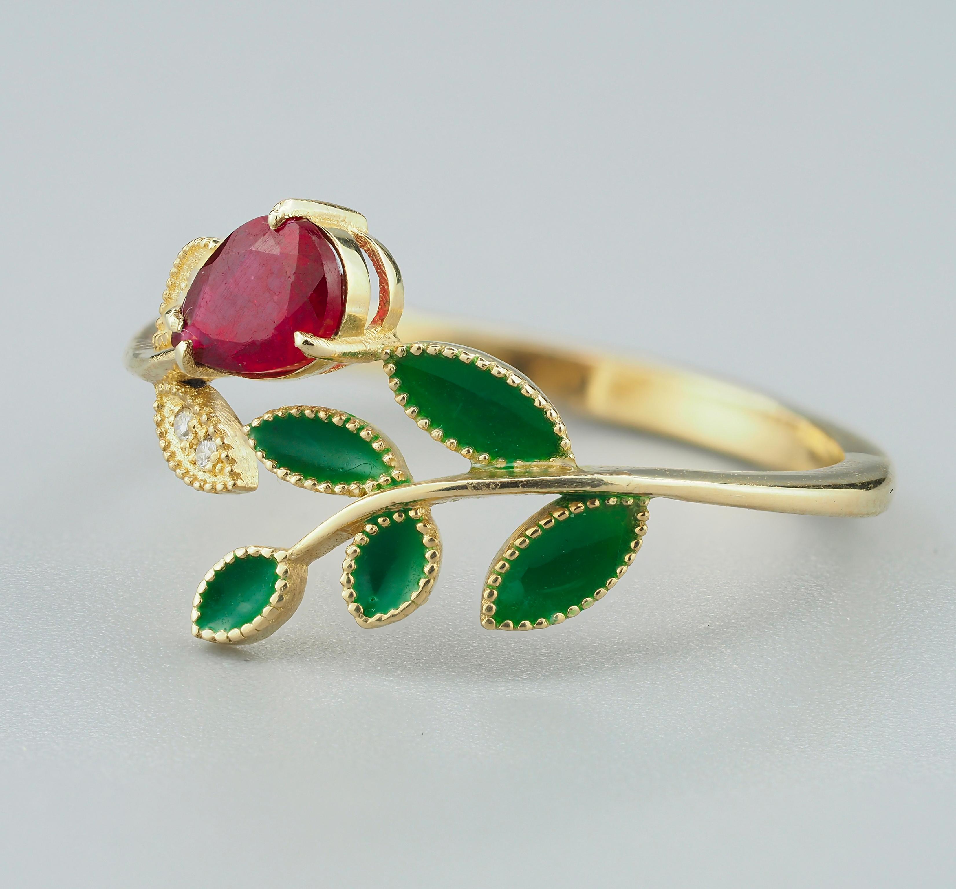 Flower ring with ruby in 14k gold.  In New Condition For Sale In Istanbul, TR