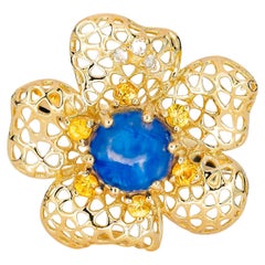 Flower ring with sapphire im 14k Gold. 