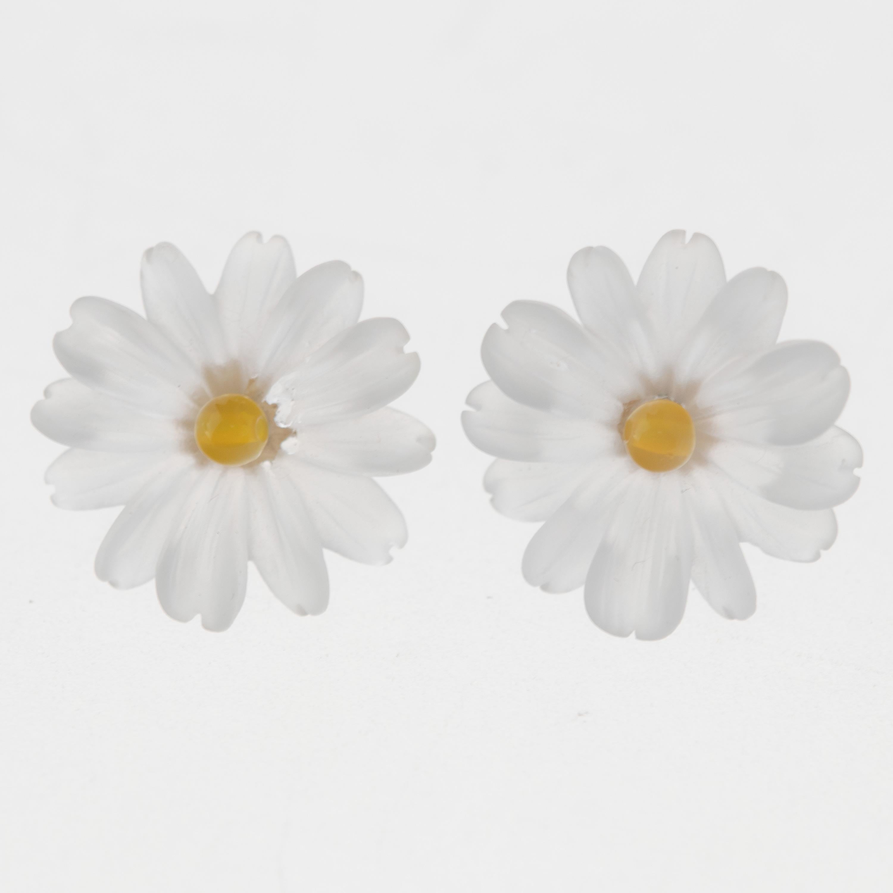 Blumen Blume Bergkristall Achat geschnitzt 18 Karat Gold Ohrstecker handgefertigt italienische Ohrringe (Gemischter Schliff) im Angebot