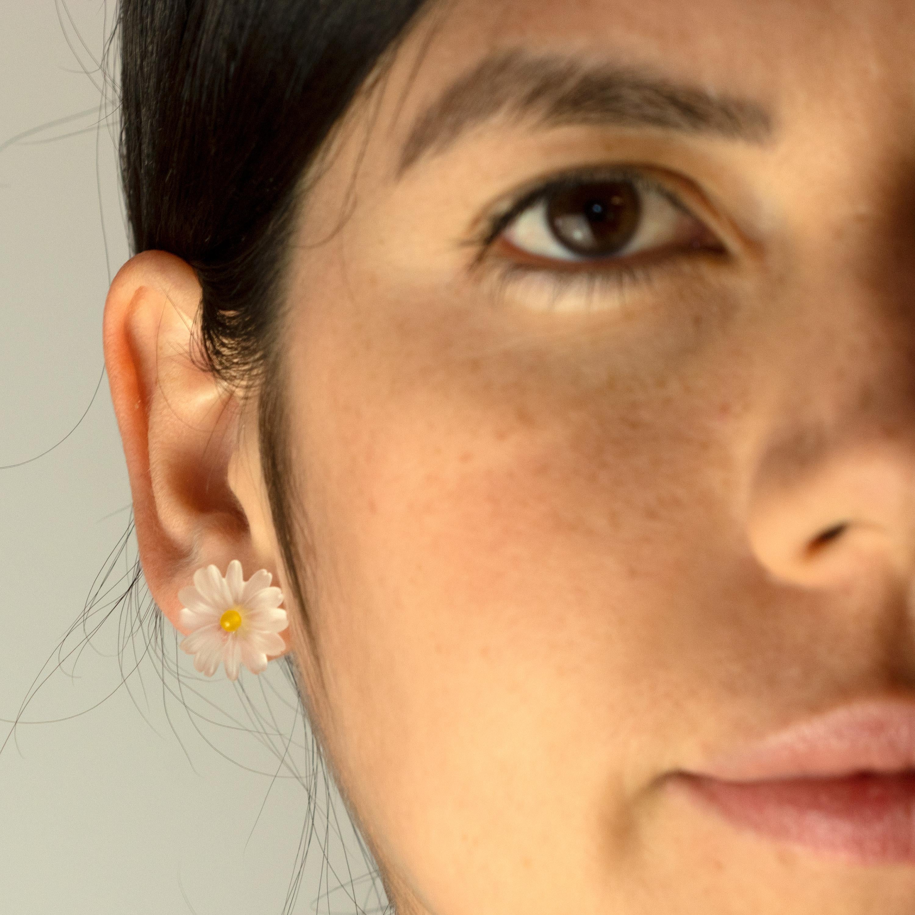 Flower Rock Crystal Agate Carved 9 Karat Gold Stud Handmade Italian Earrings For Sale 4