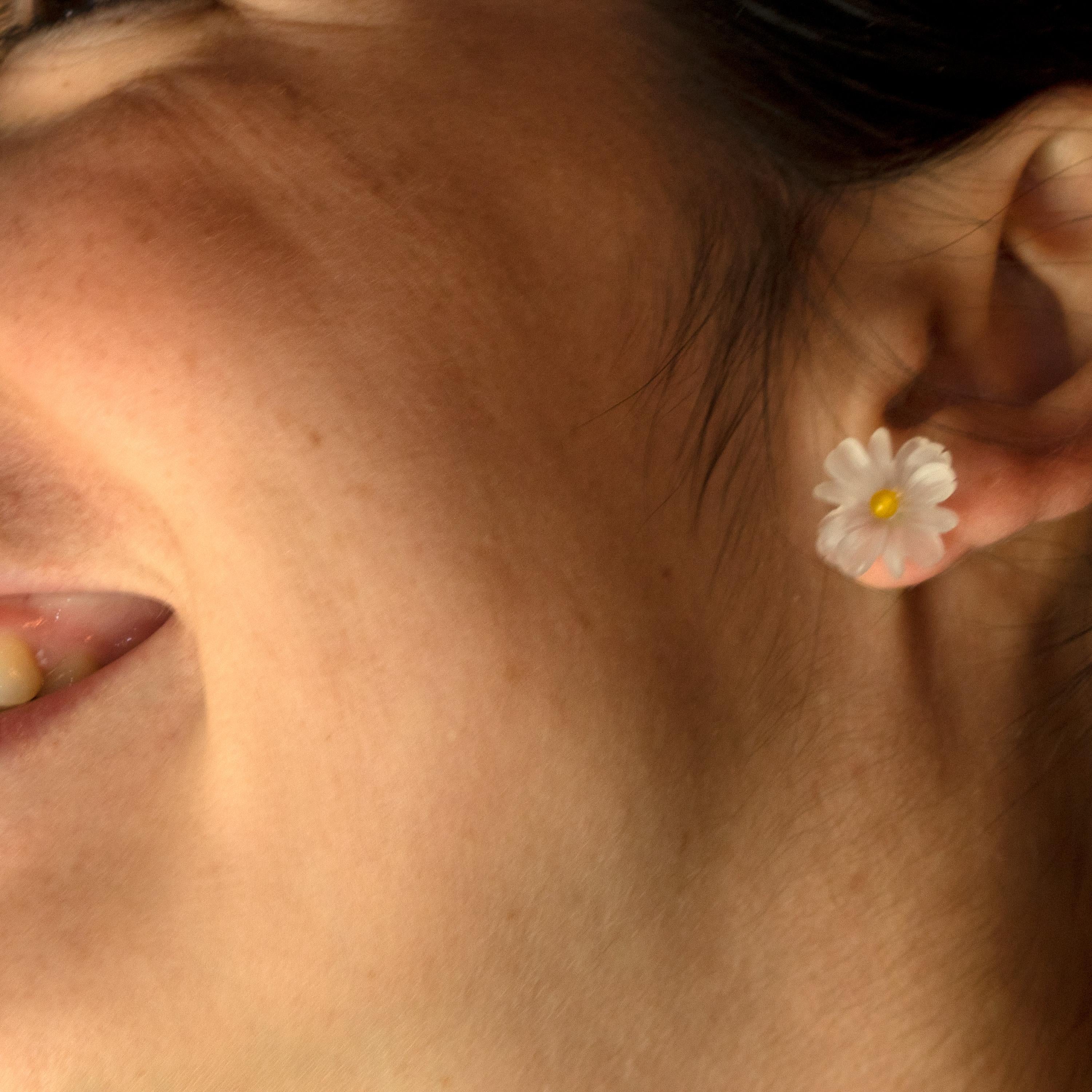 Flower Rock Crystal Agate Carved Filled Gold Stud Handmade Italian Girl Earrings For Sale 5