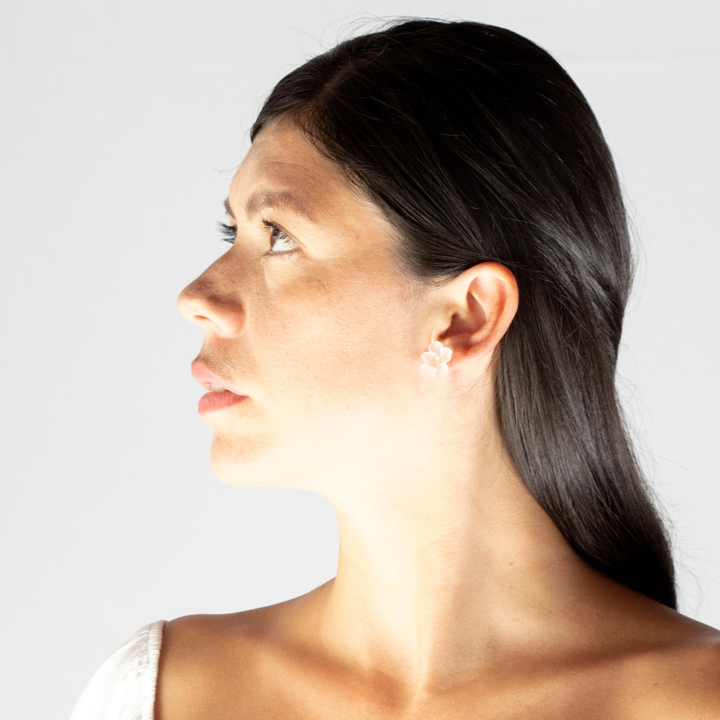 Boucles d'oreilles italiennes en or jaune 14 carats, sculptées dans le cristal de roche. en vente 7