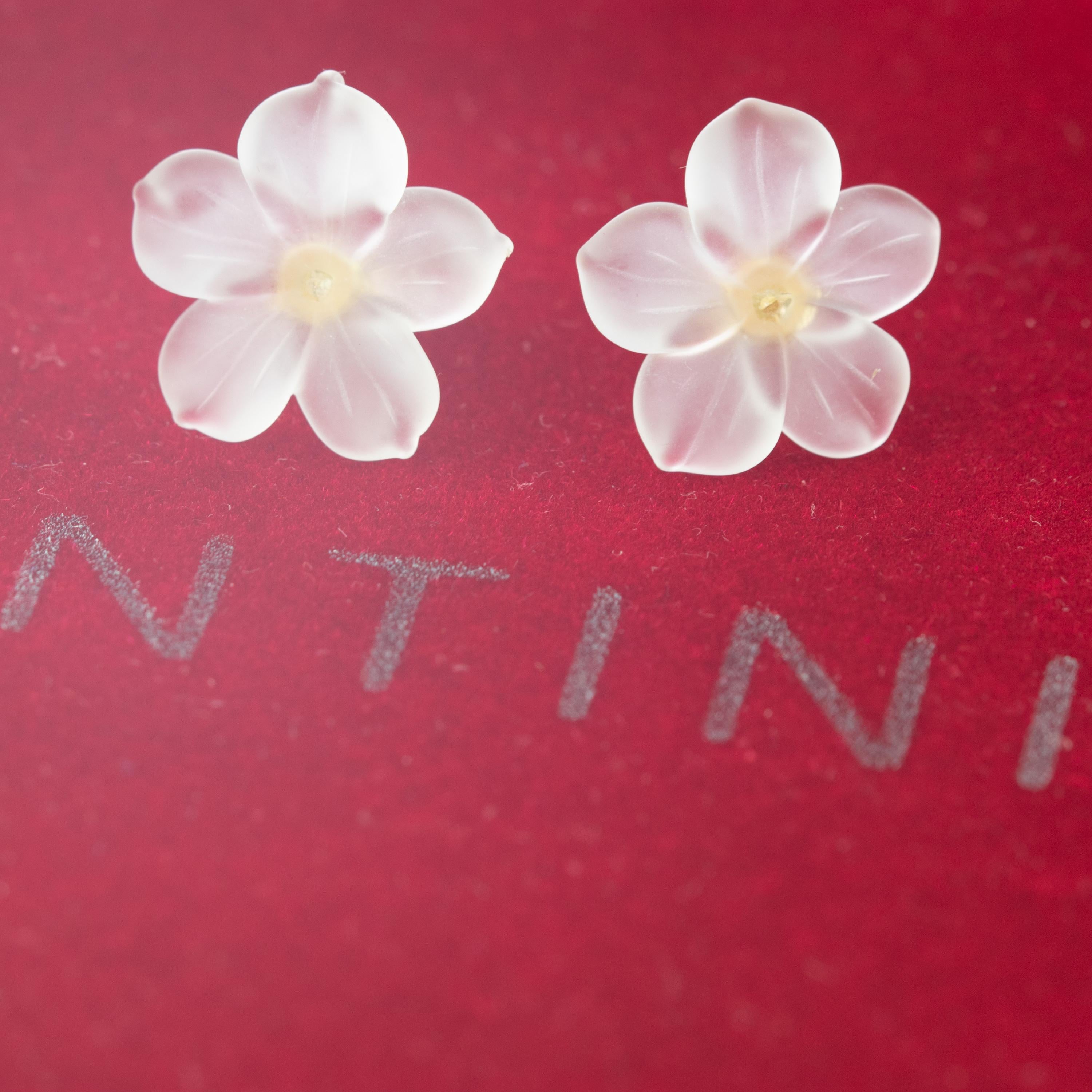 Boucles d'oreilles italiennes en or jaune 14 carats, sculptées dans le cristal de roche. en vente 1