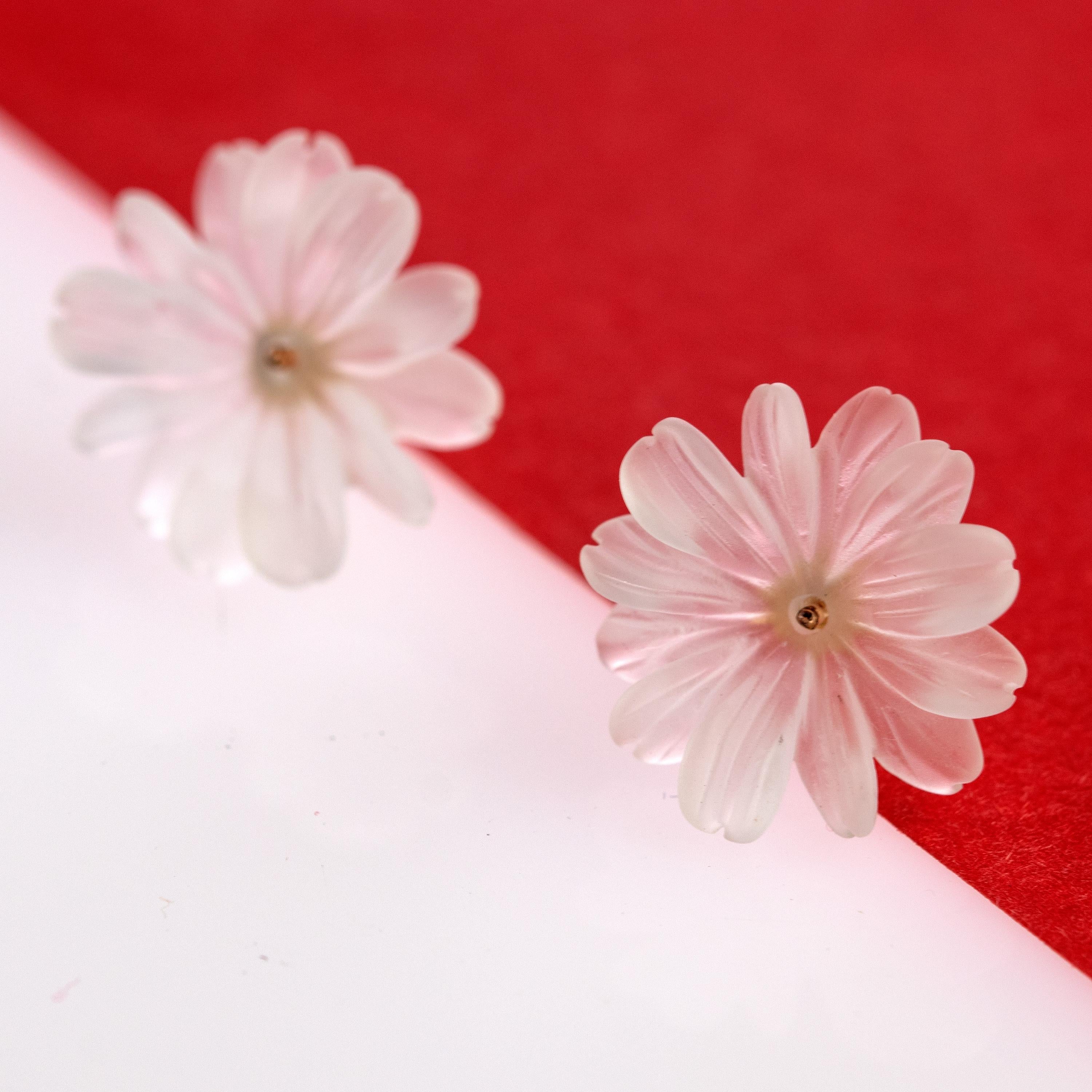 Boucles d'oreilles italiennes en or jaune 14 carats avec cristaux de roche sculptés. en vente 2