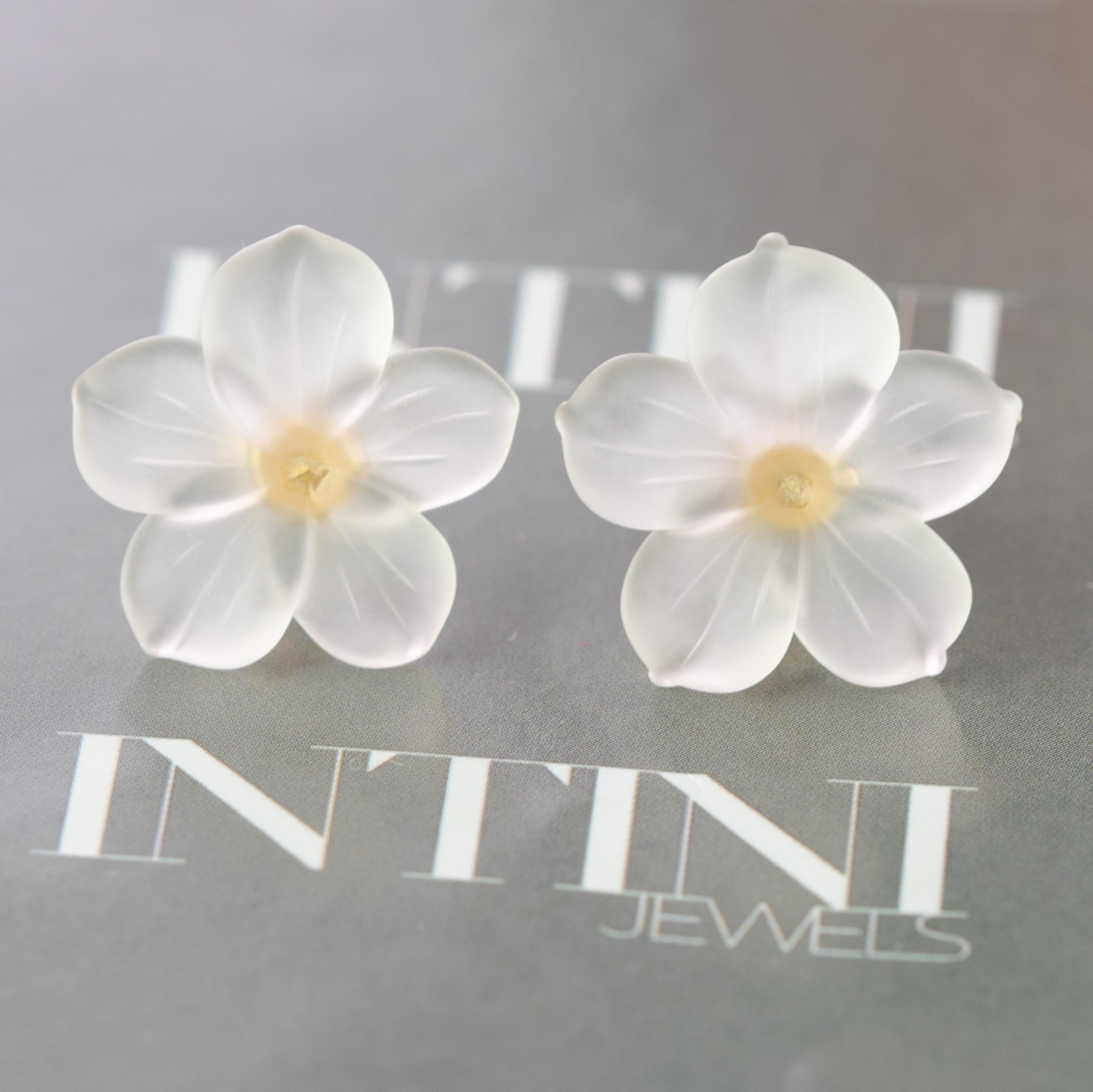 Boucles d'oreilles italiennes en or jaune 18 carats avec cristaux de roche sculptés. en vente 2