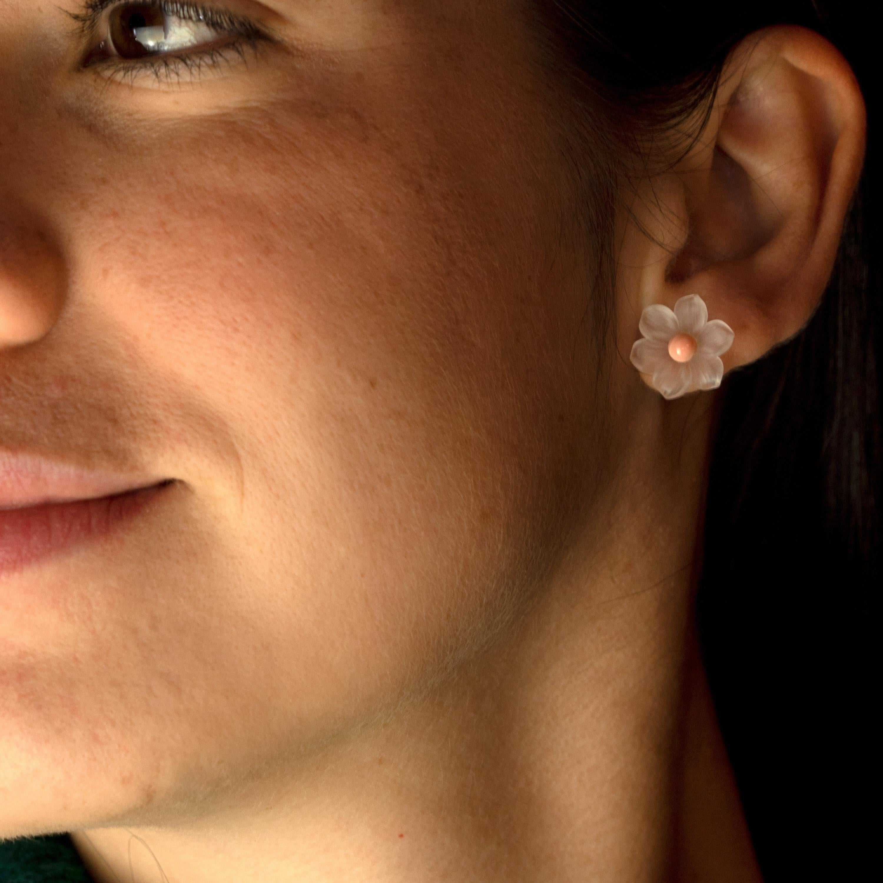 Pendientes de oro de 14 quilates tallados en cristal de roca con forma de flor, hechos a mano en Italia en venta 5