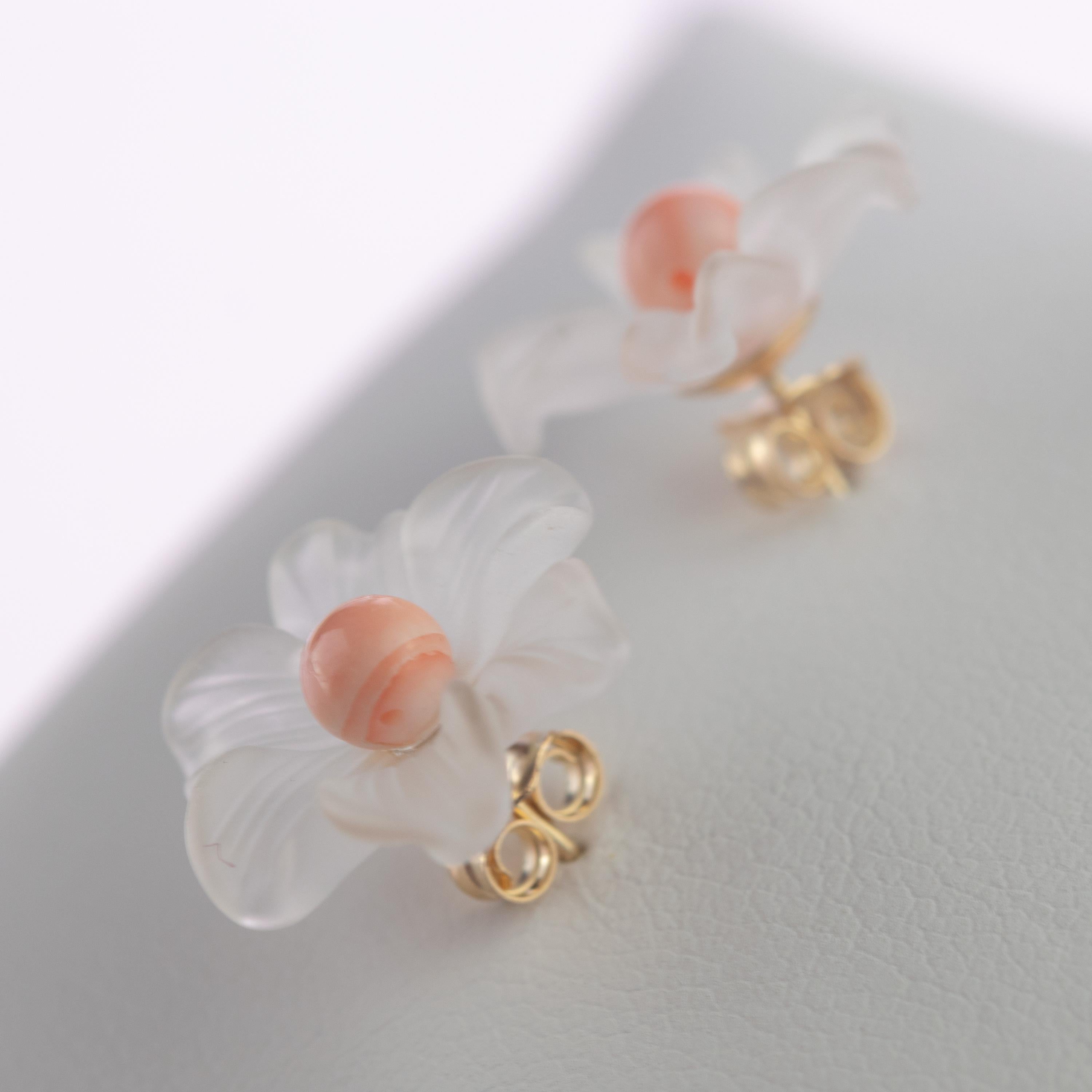 Women's Flower Rock Crystal Coral Carved 14 Karat Gold Stud Handmade Italian Earrings For Sale