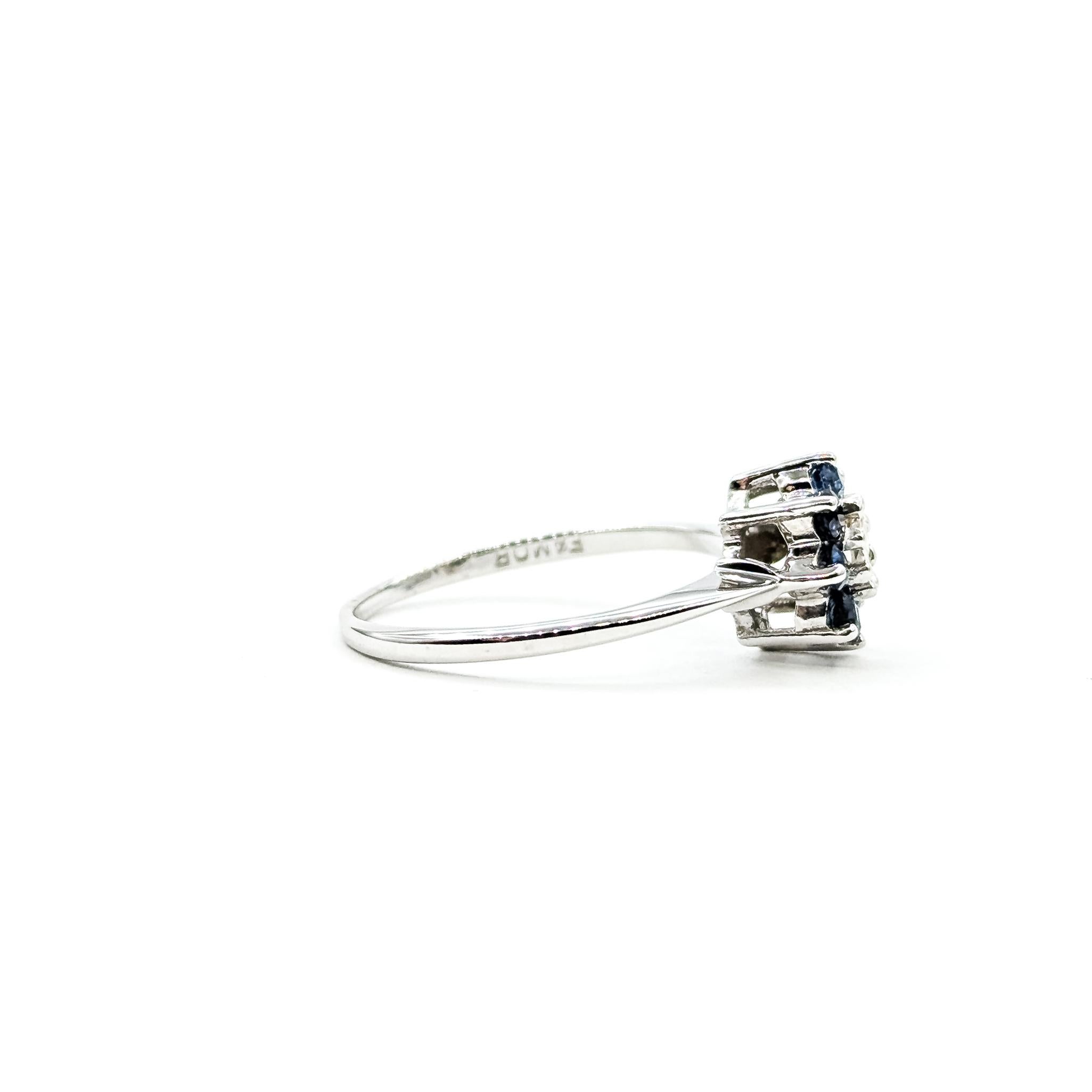 Flower Sapphire & Diamond Ring in 14k white gold en vente 1