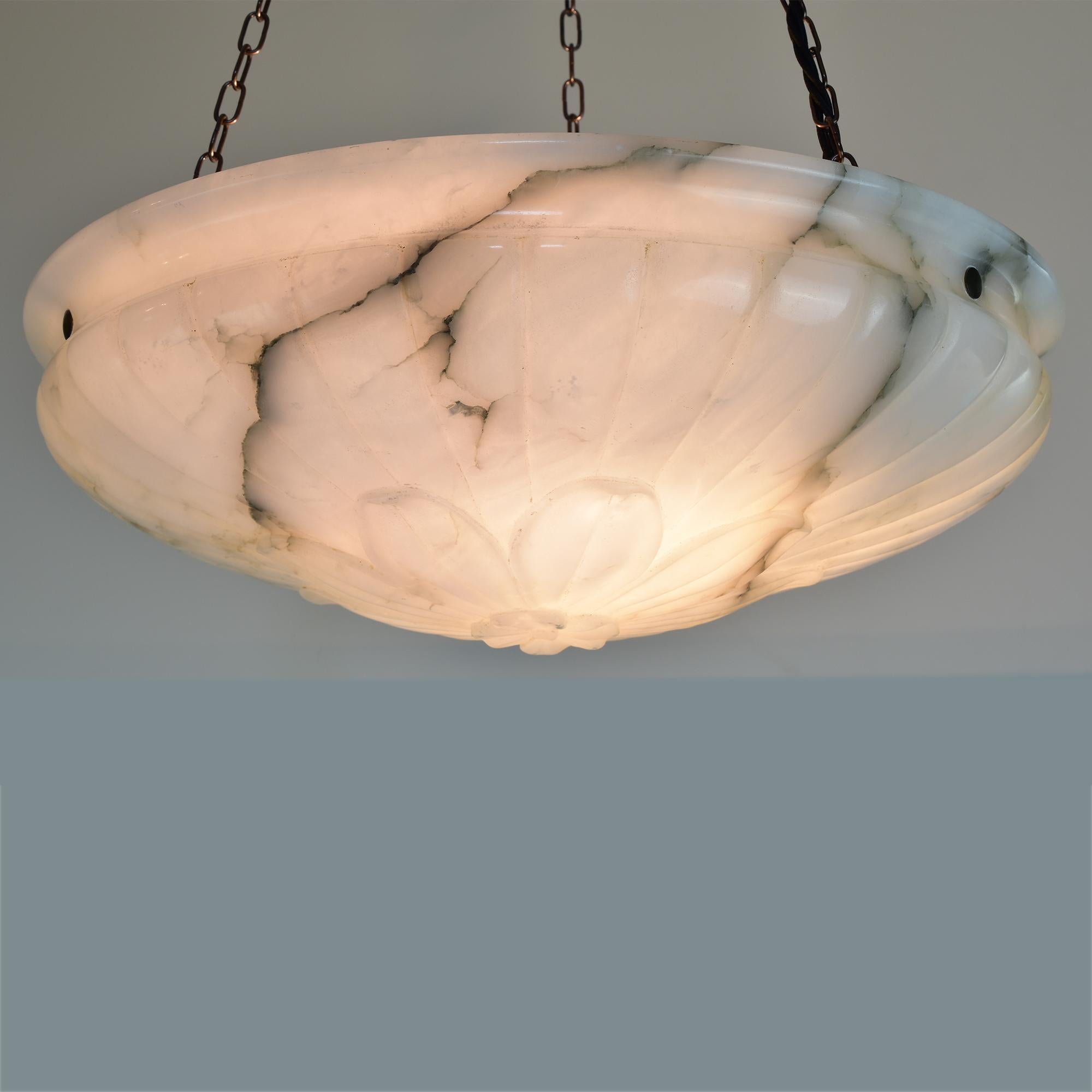 Lampada a sospensione in alabastro luminoso a forma di fiore Art Deco Lampada a soffitto in vendita 9