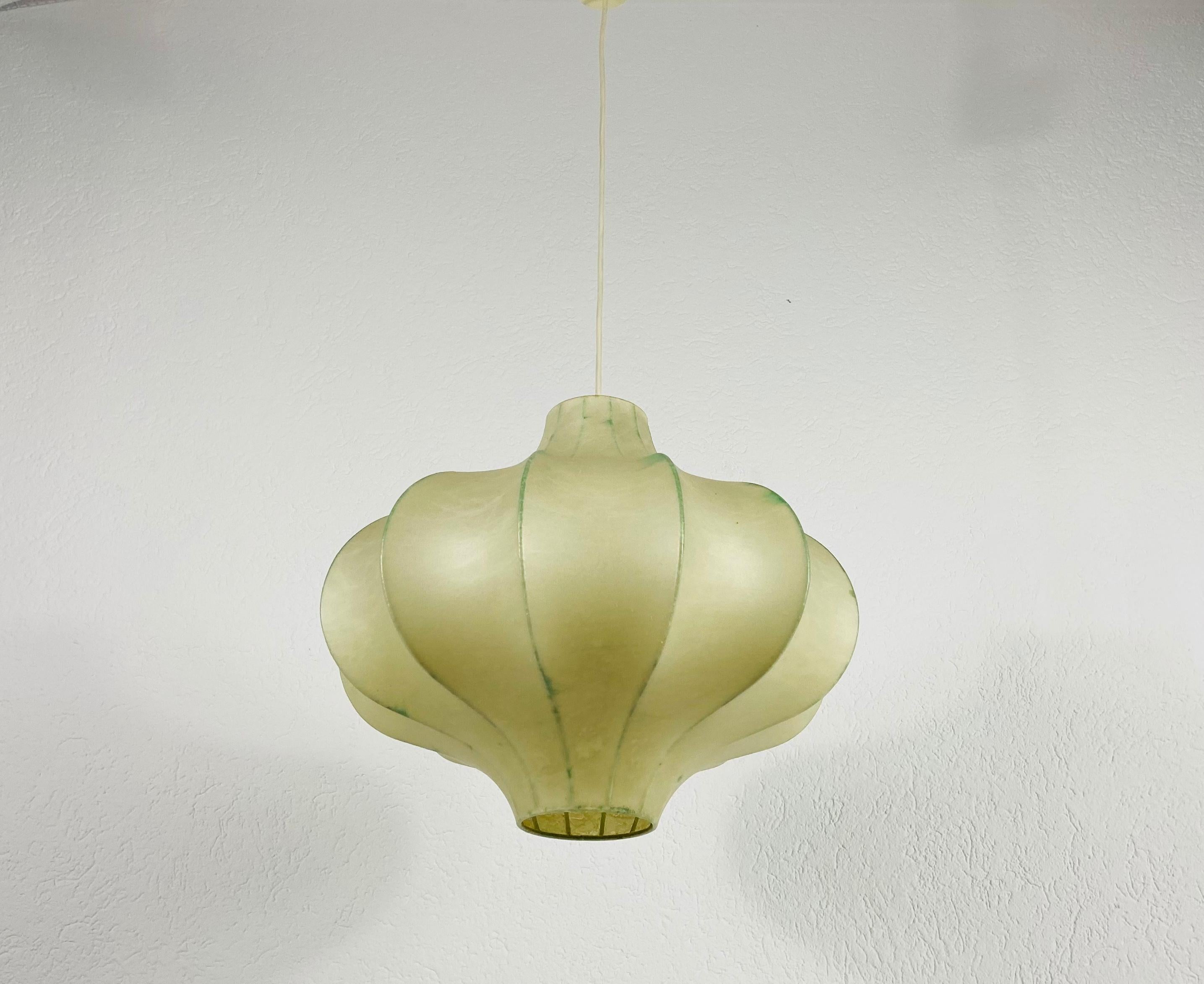 Flower Shape Mid-Century Modern Cocoon Pendant Light, 1960s, Italy 4