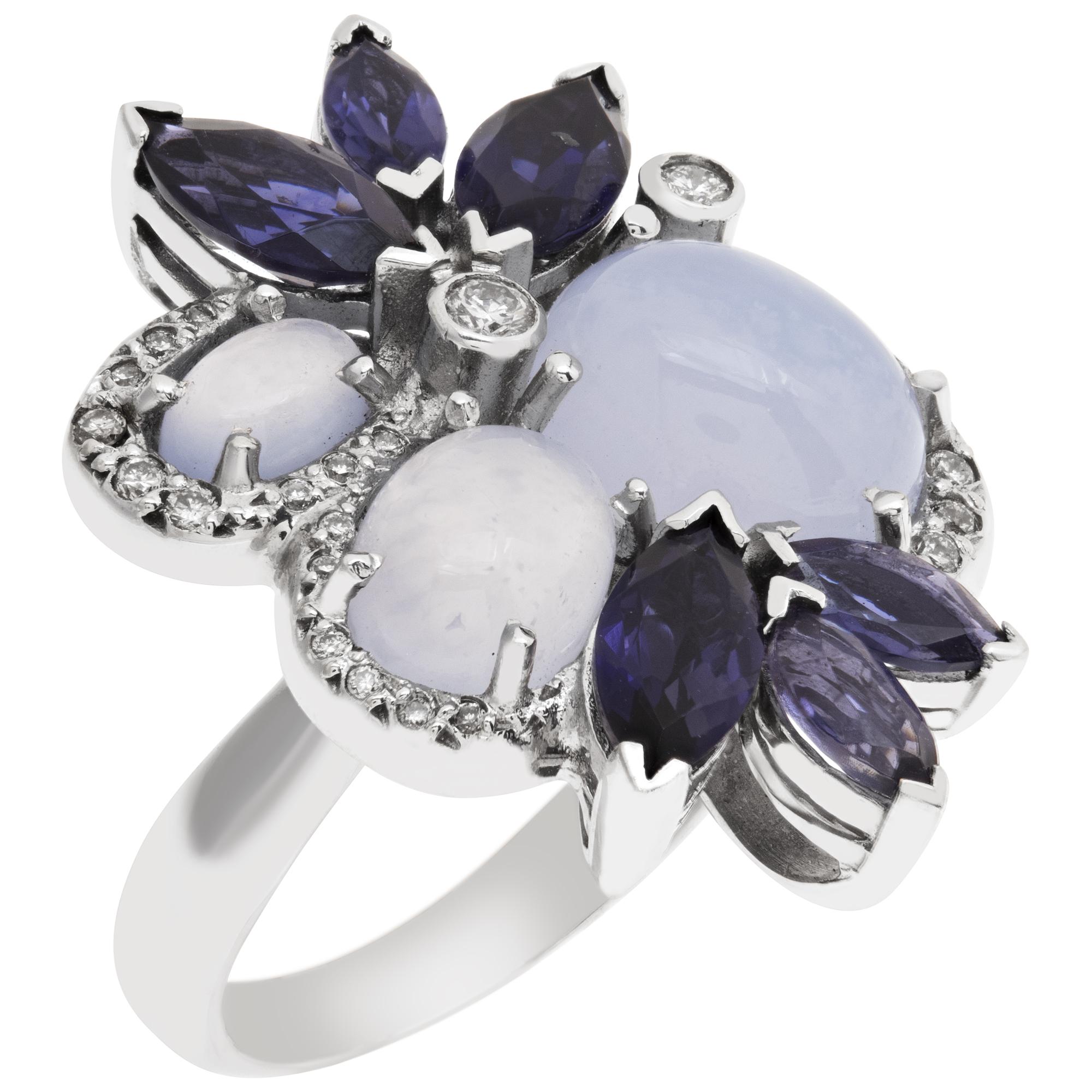 Ring aus 18 Karat Weigold mit Tansanit in Blumenform und Diamant im Zustand „Hervorragend“ in Surfside, FL