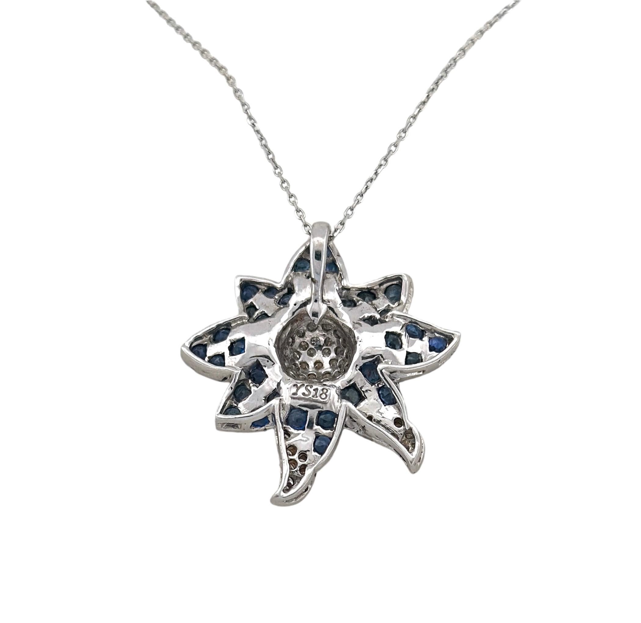 Round Cut Flower Shaped  Blue Sapphire  And White Diamond Pendant For Sale