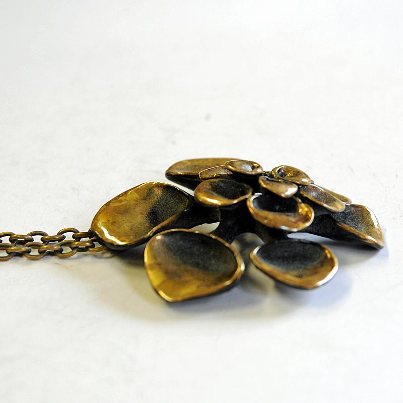 Modern Flower shaped Bronze necklace by Hannu Ikonen, Finland 1970s For Sale