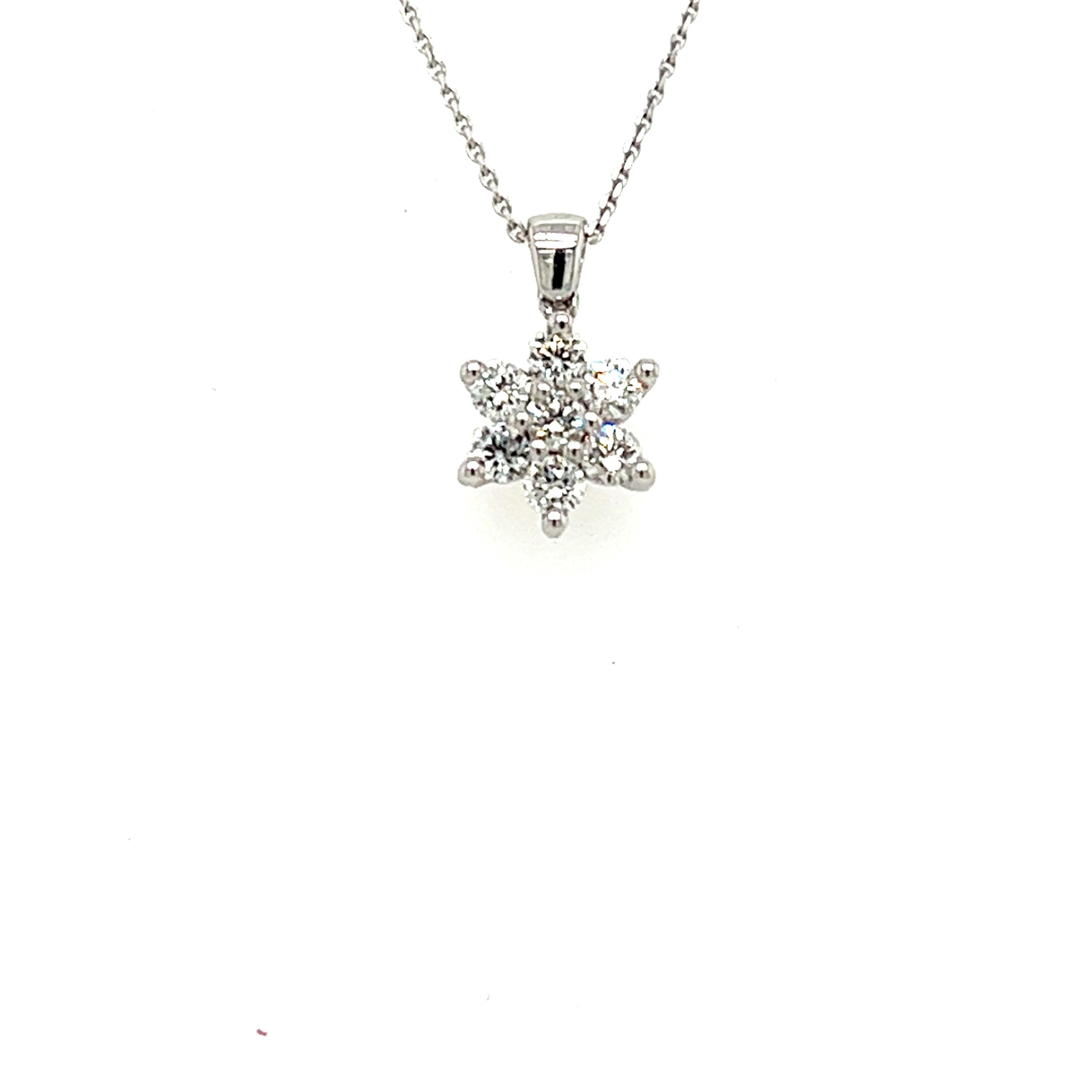 Flower Shaped Diamond Necklace 0.31 Cts Mounted on 18Kt White Gold In New Condition In Miami, FL