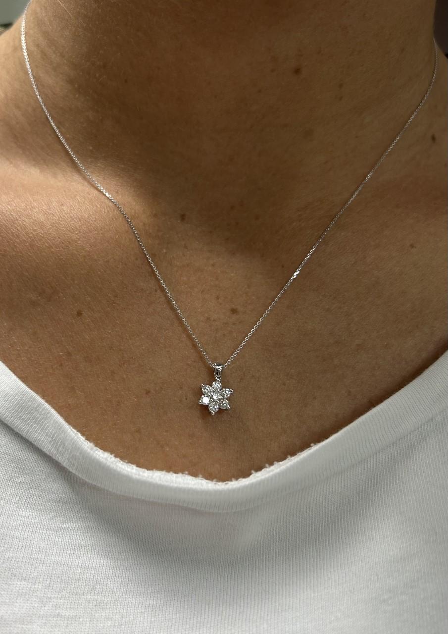 Flower Shaped Diamond Necklace 0.31 Cts Mounted on 18Kt White Gold 1