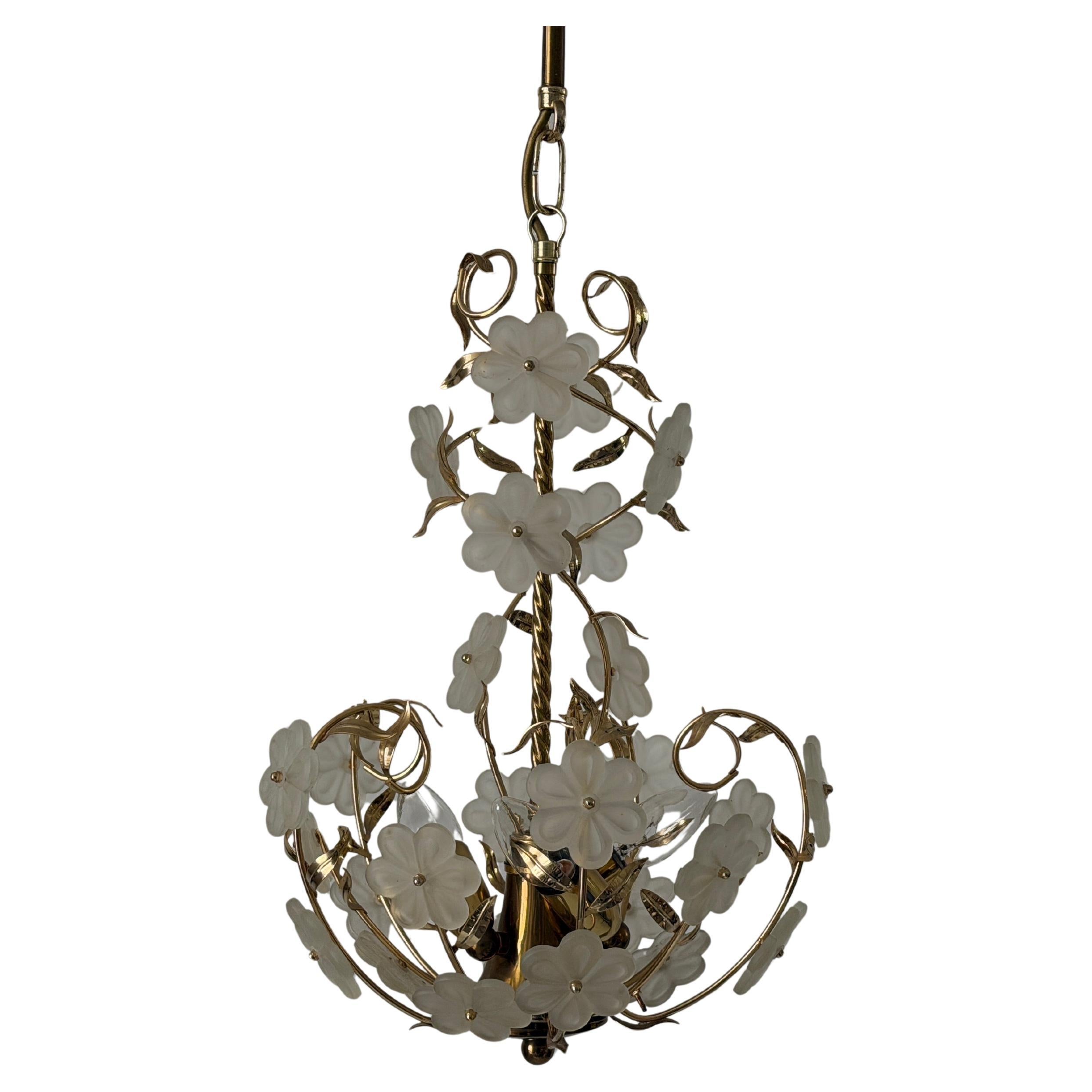 Lampada da soffitto a forma di fiore in vetro e ottone, anni '60, Germania