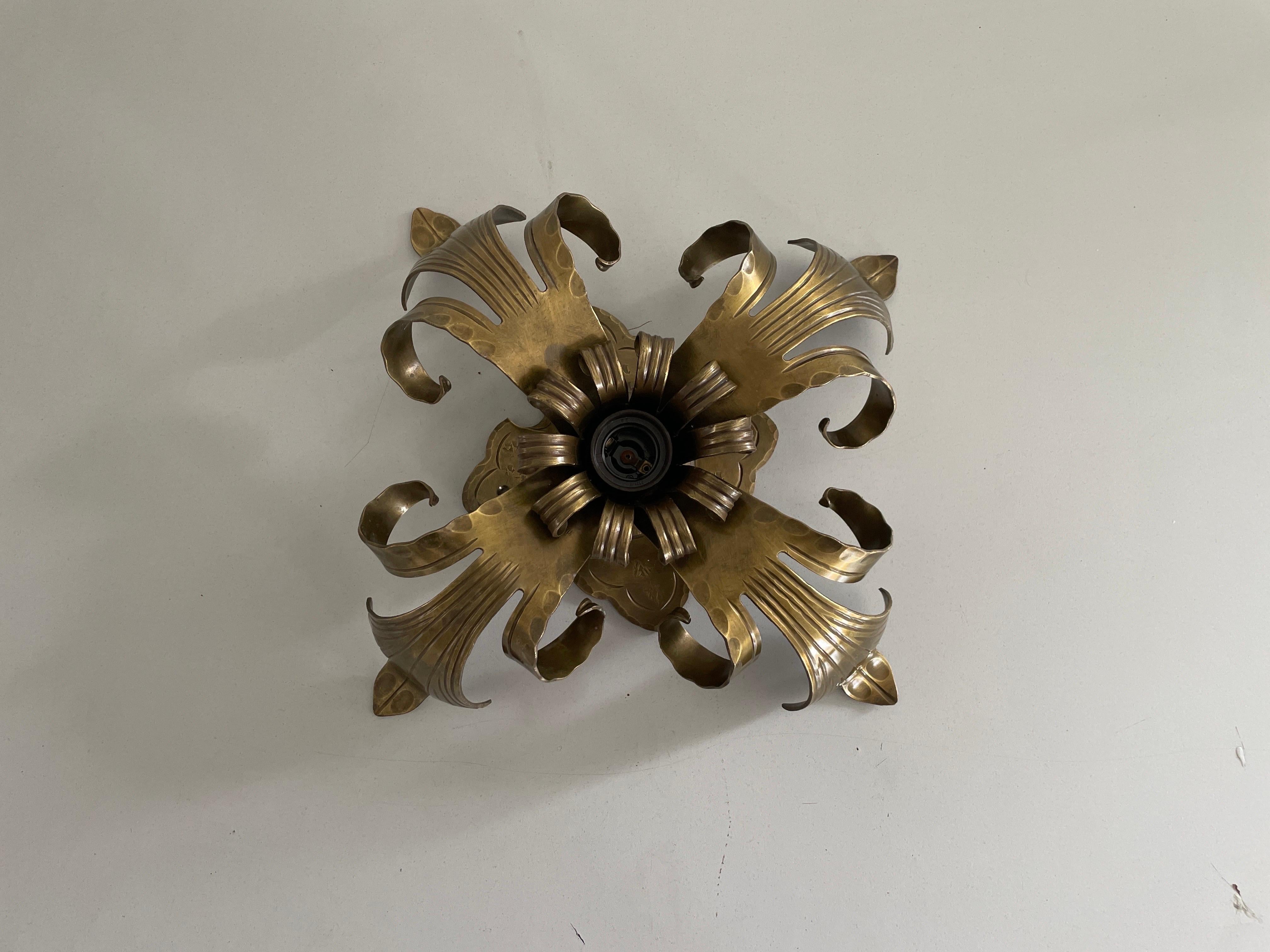 Mid-Century Modern Heavy Brass Flush Mount by Hans Möller, 1960s, Germany

Sculptural very elegant rare heavy ceiling lamp. 

It is very ideal and suitable for all living areas.

Lamp is in good condition. No damage, no crack.
Wear consistent with