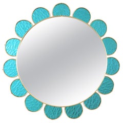Espejo en forma de flor de cristal azul y metal dorado, años 50