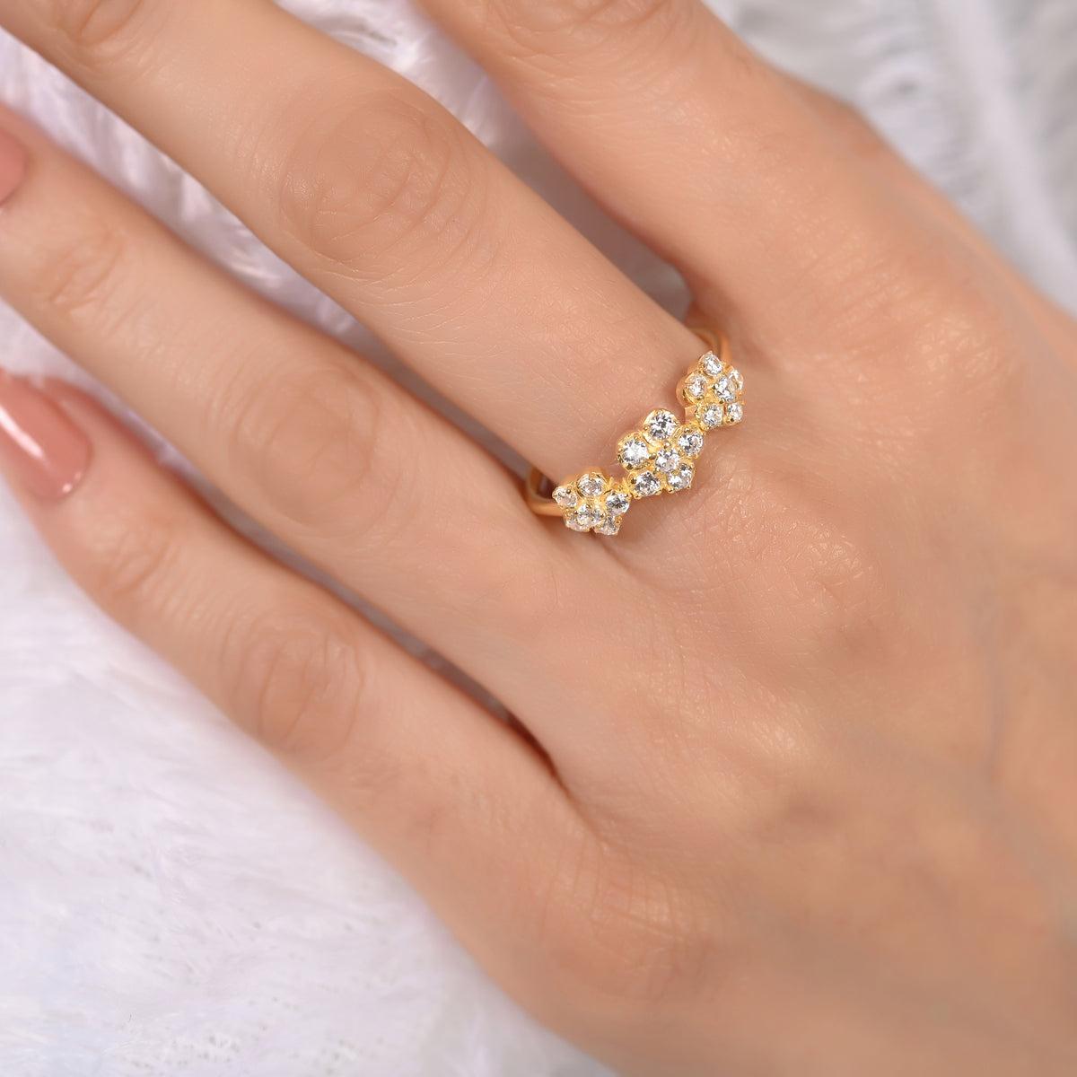 Art Deco Flower Shaped Moissanite Wedding Ring 925 Sterling Silver Basic Engagement Ring. For Sale
