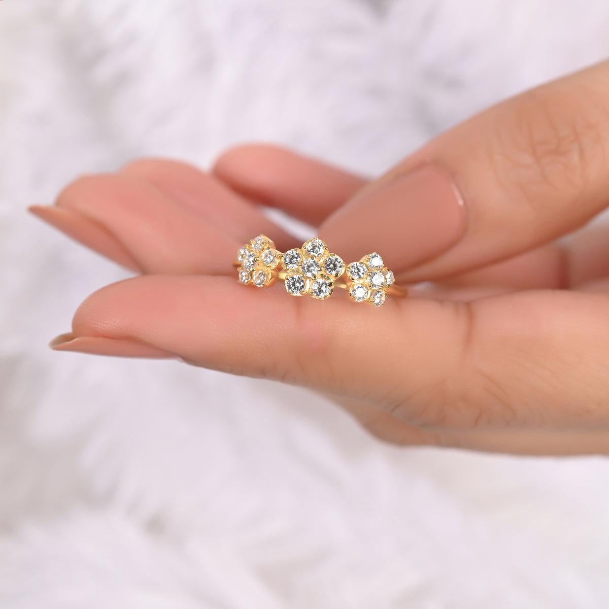 Flower Shaped Moissanite Wedding Ring 925 Sterling Silver Basic Engagement Ring. For Sale 1