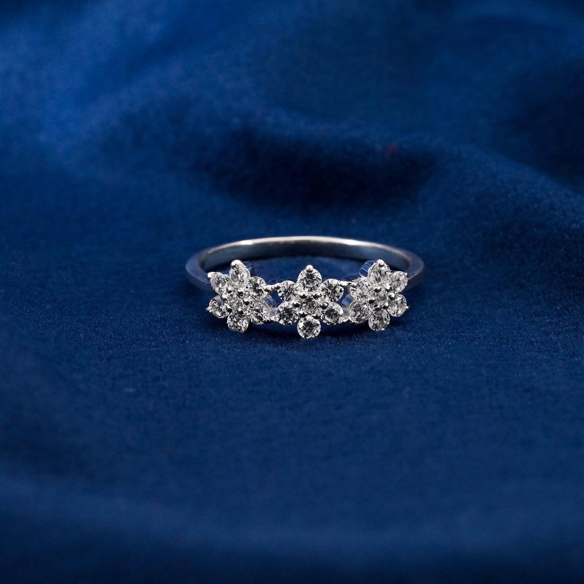 Flower Shaped Moissanite Wedding Ring 925 Sterling Silver Basic Engagement Ring. For Sale 3
