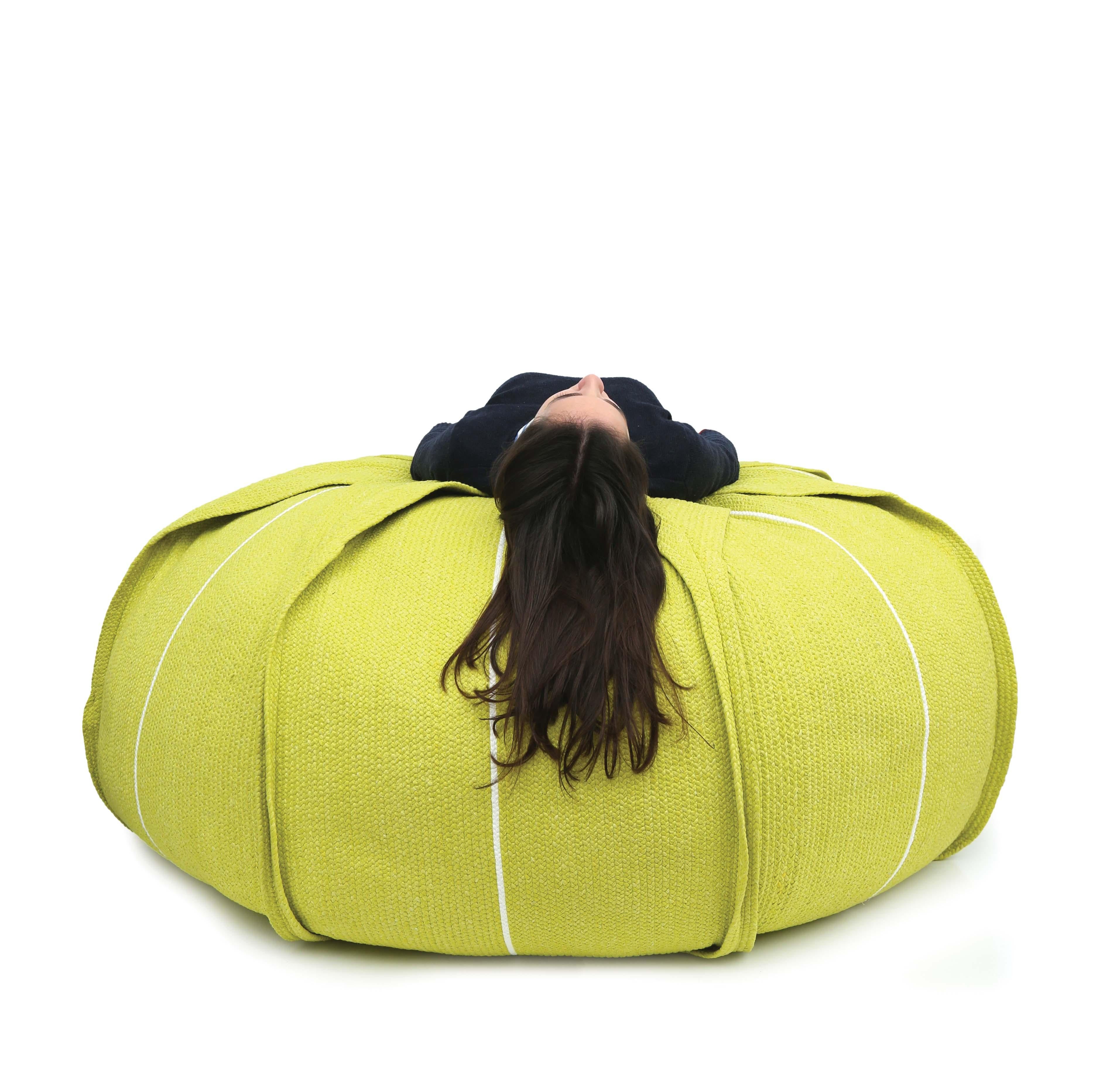 Flower Shaped Pouf Bed - Eucharis Lime XXL In New Condition For Sale In Viana Do Castelo, PT
