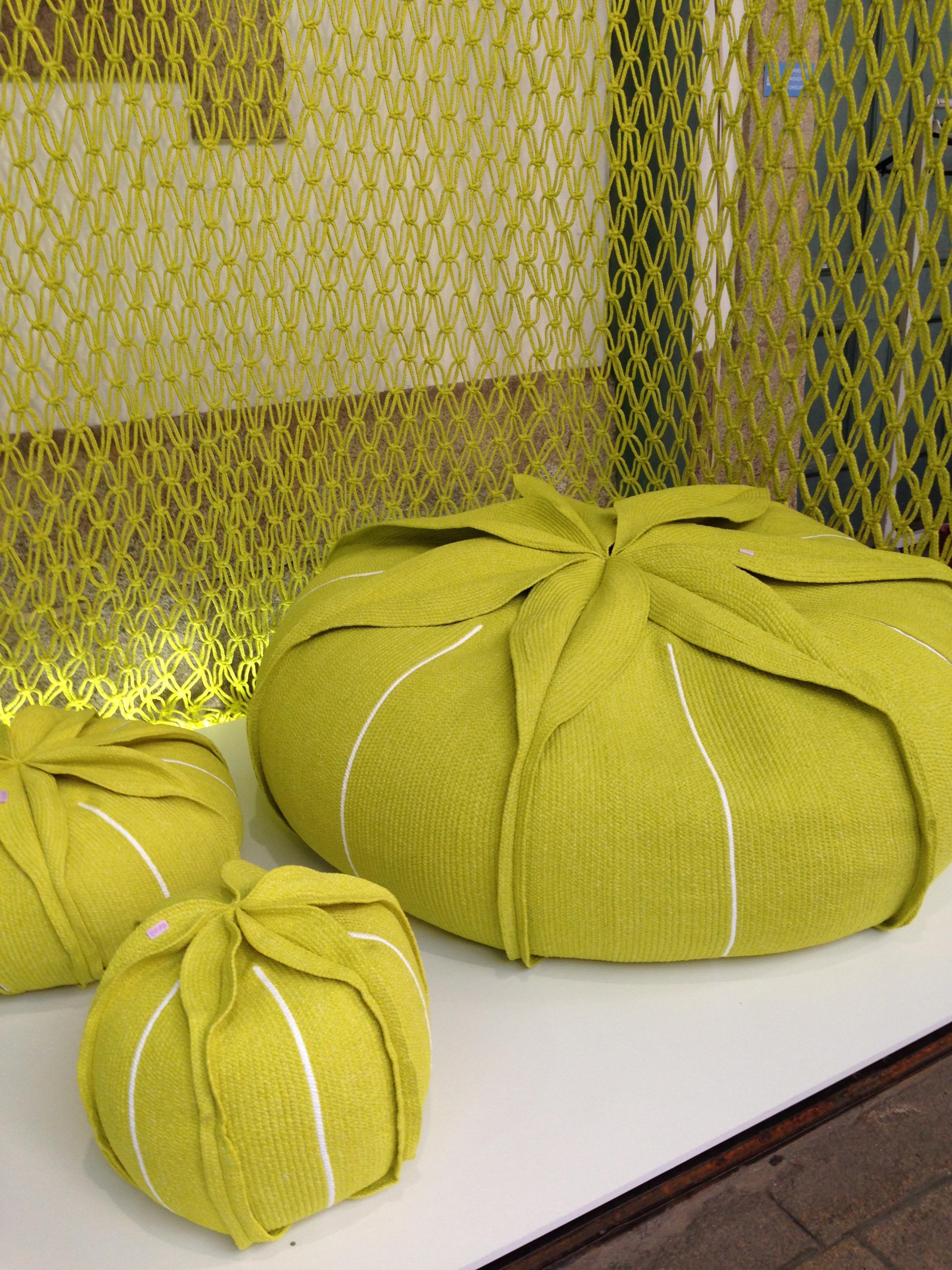 Contemporary Flower Shaped Pouf Bed - Eucharis Lime XXL For Sale