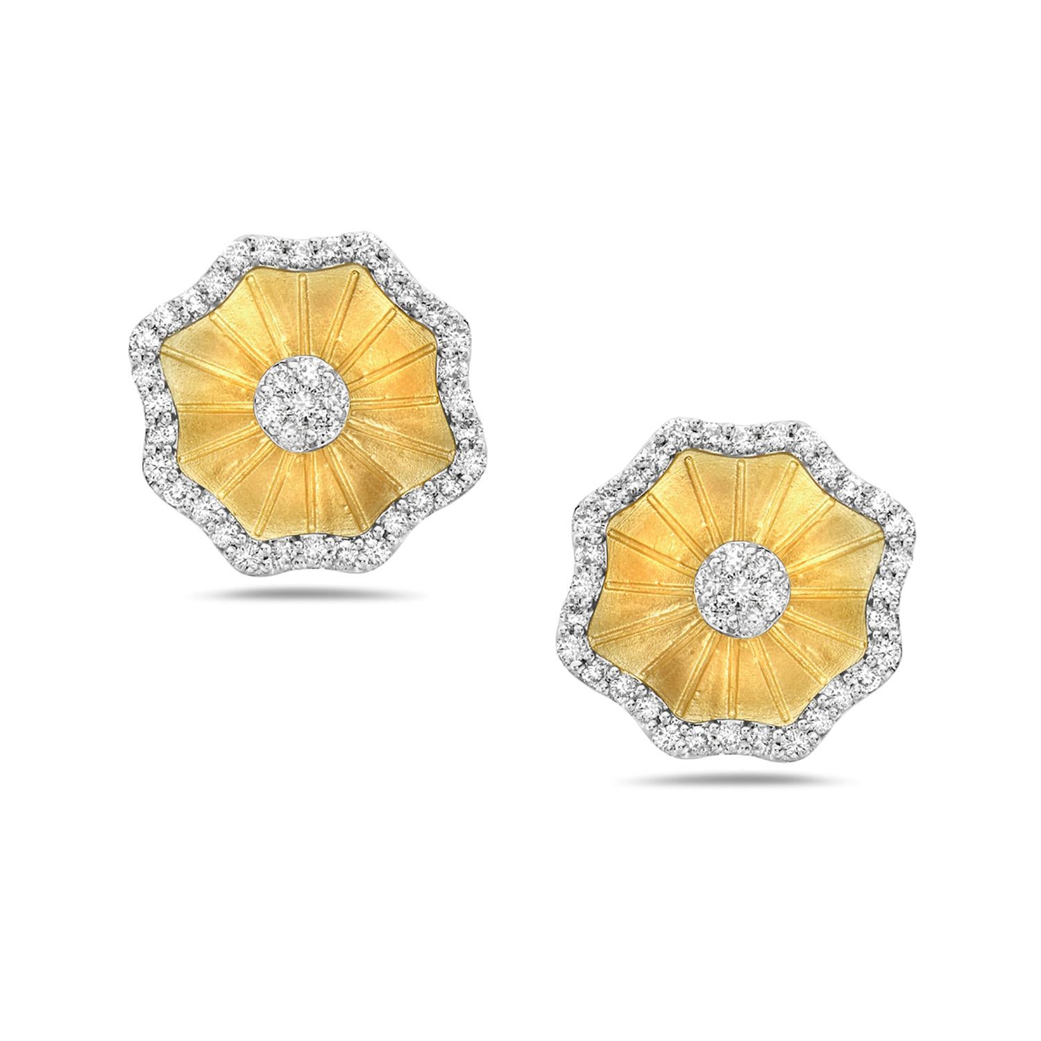 Mixed Cut Flower Shaped Stud Earrings in 14k Yellow Gold with Diamonds on Edge & Center For Sale