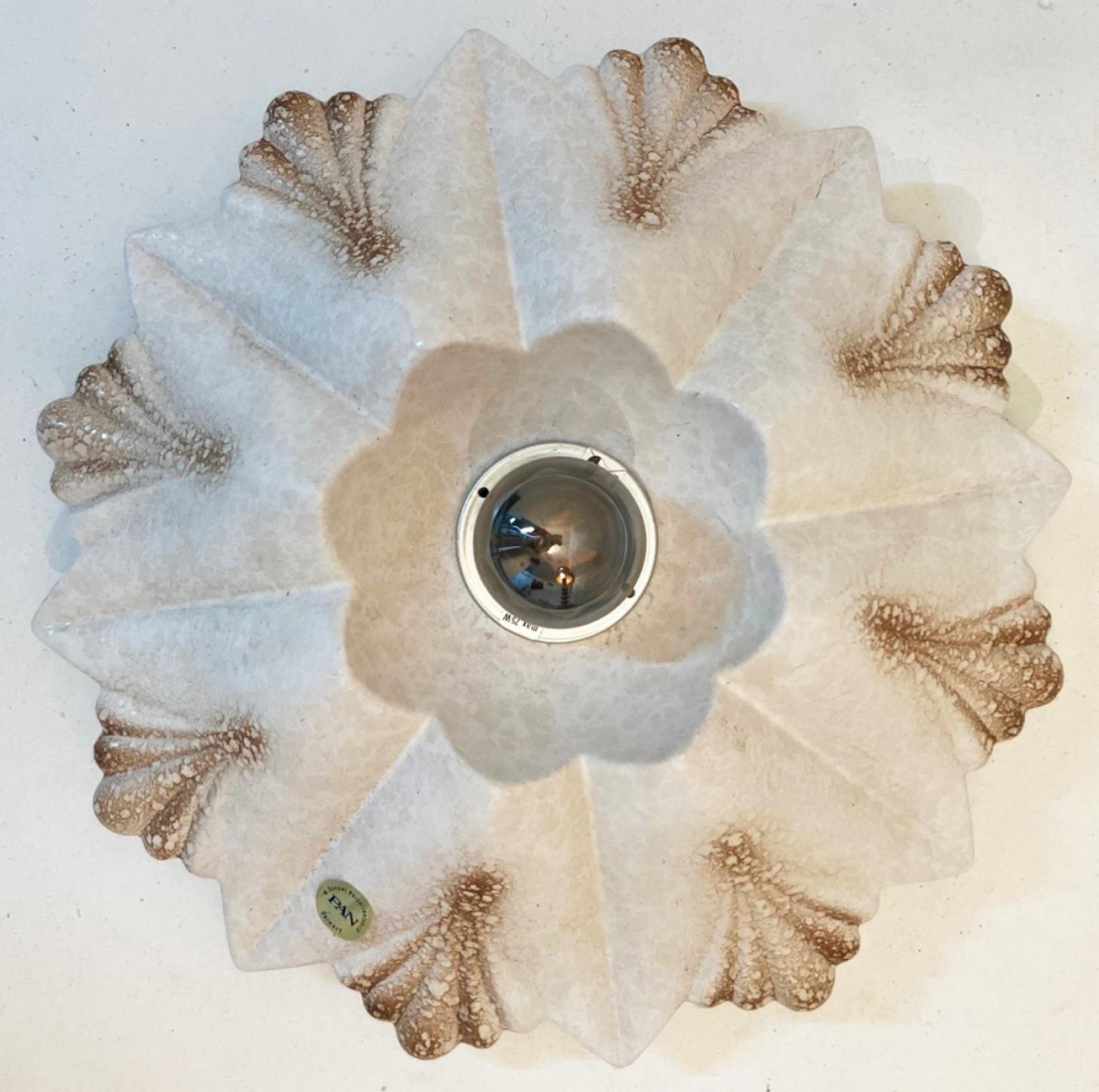 Late 20th Century Flower Shell White Sand Ceramic Wall Light by Hustadt Keramik, Germany, 1970 For Sale