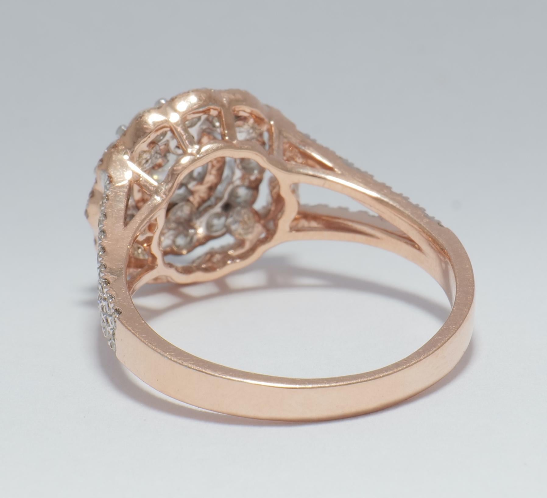 Flower Solitaire Natural Diamond Cluster Ring in 14K Solid Gold (Certified) im Angebot 2