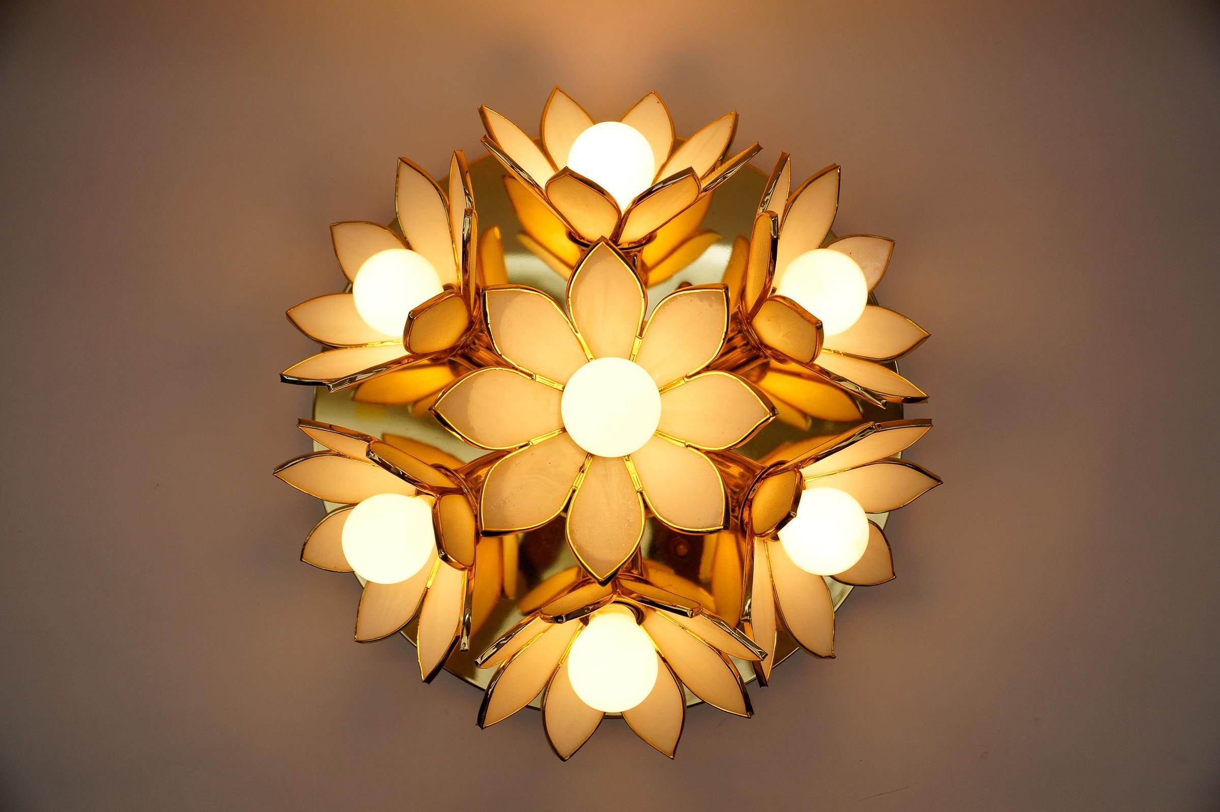 Flower Spherical Wall or Ceiling Lamps in Brass, 1960s im Zustand „Gut“ im Angebot in Nürnberg, Bayern