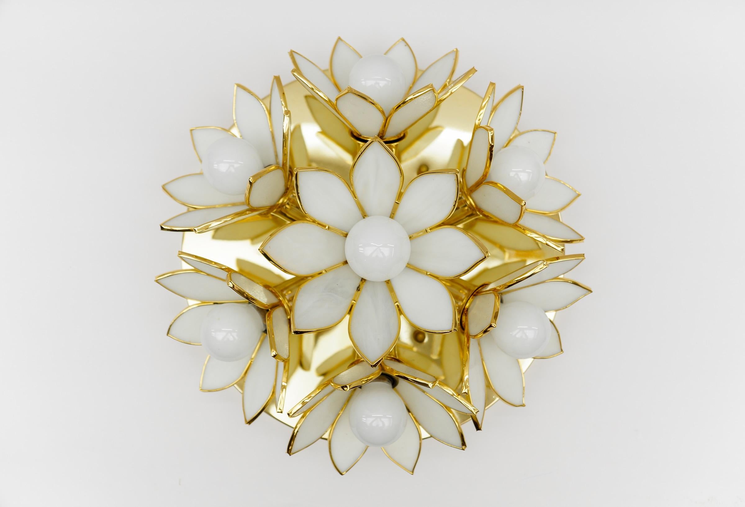 Flower Spherical Wall or Ceiling Lamps in Brass, 1960s (Mitte des 20. Jahrhunderts) im Angebot