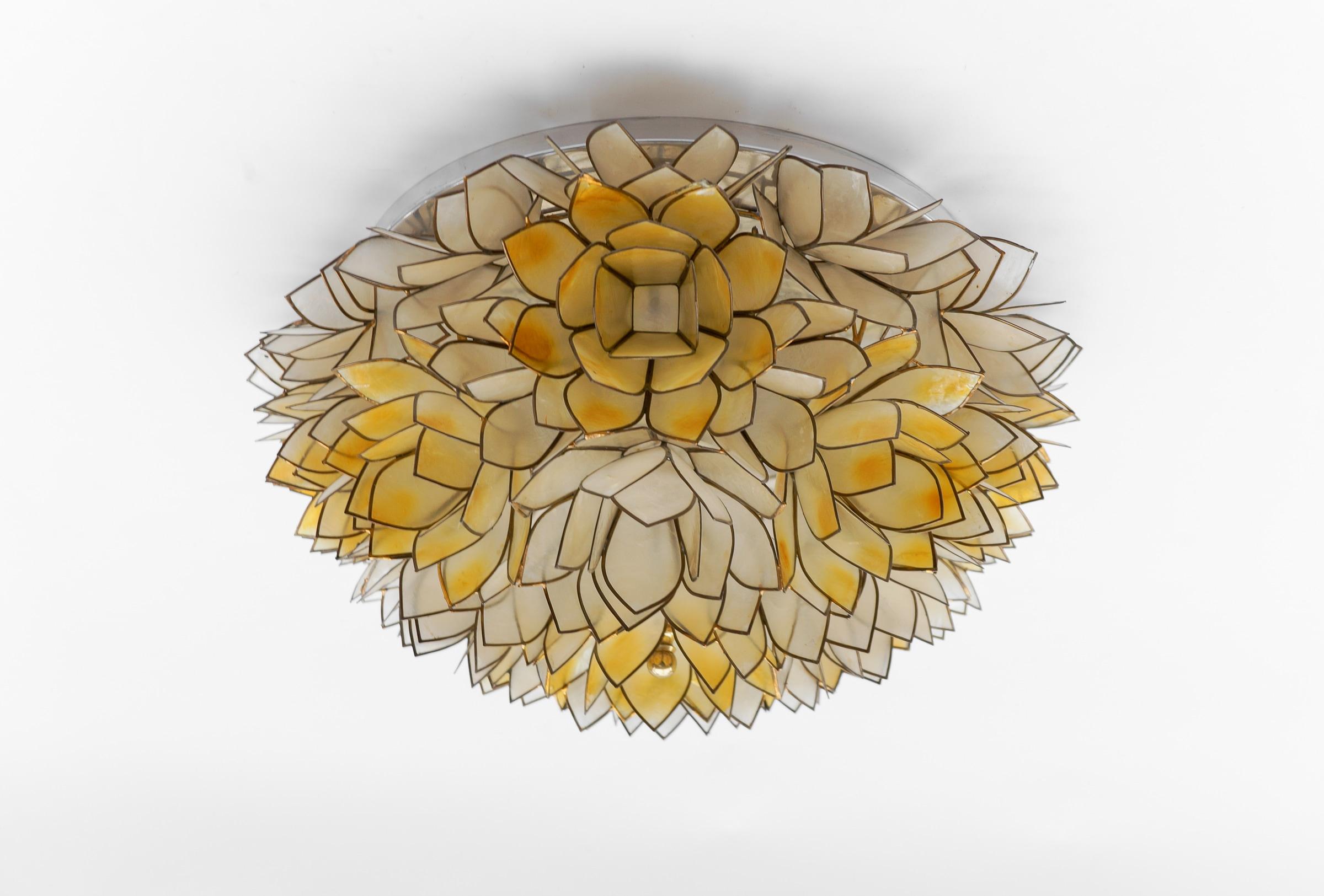 Flower Spherical Wall or Ceiling Lamps Made of Mother-of-Pearl in Yellow, 1960s For Sale 5