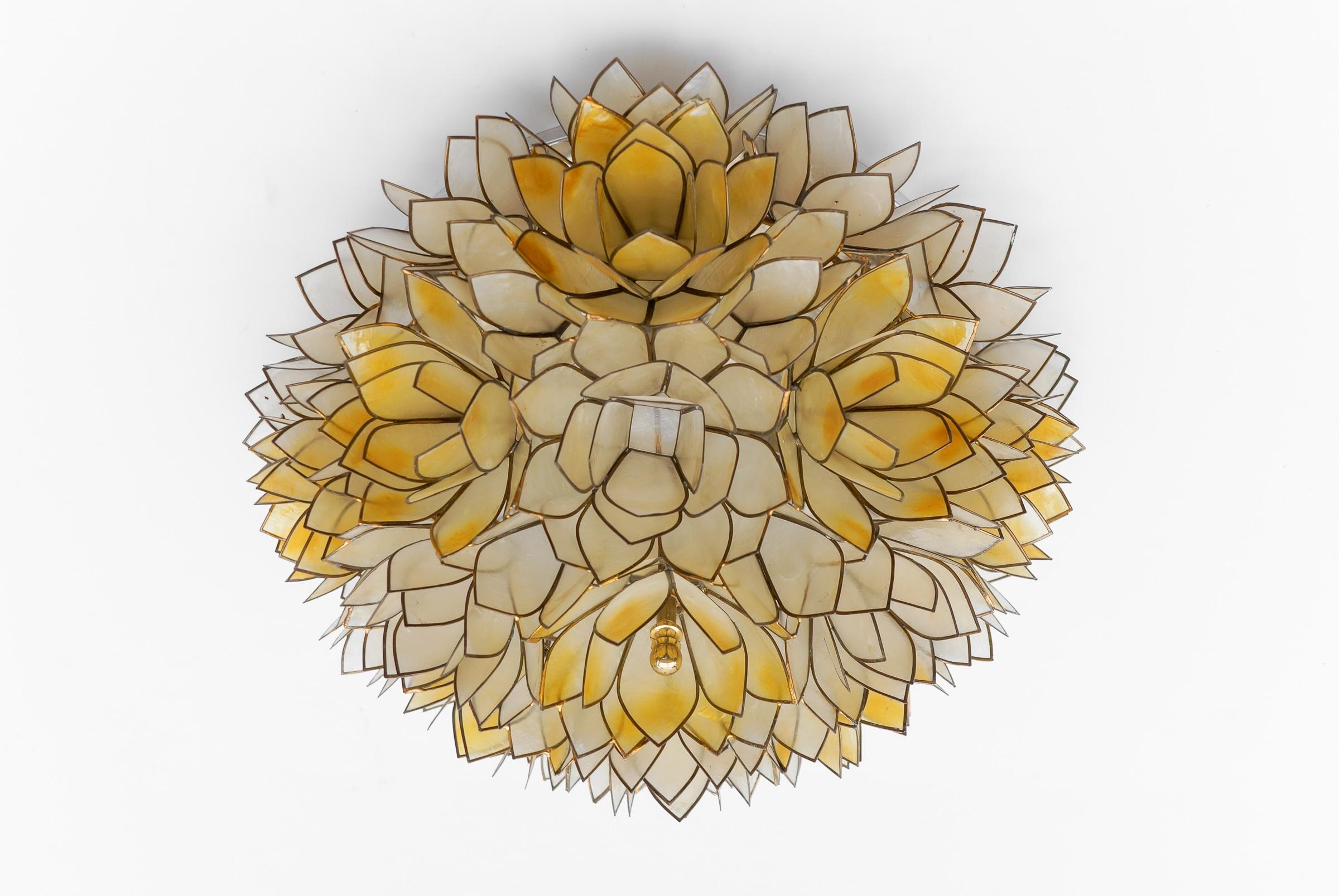 Flower Spherical Wall or Ceiling Lamps Made of Mother-of-Pearl in Yellow, 1960s In Good Condition For Sale In Nürnberg, Bayern