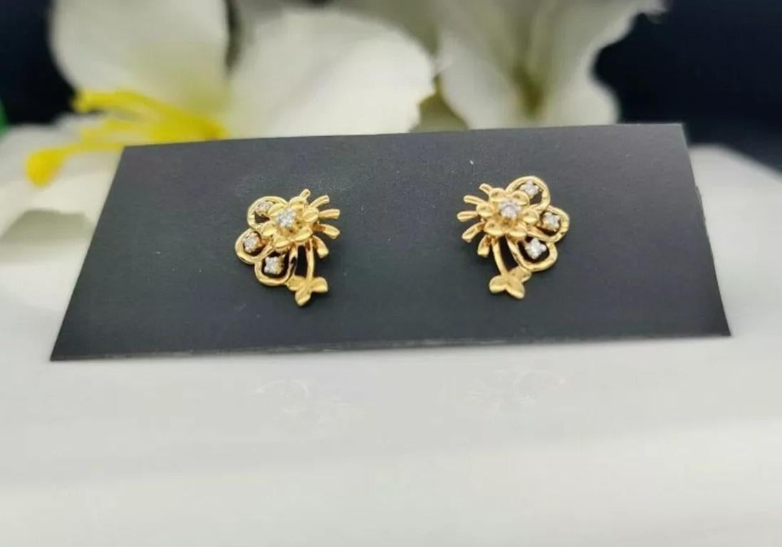 Flower Stud Earring 14k Solid Gold Diamond Vintage Jewelry In New Condition For Sale In Chicago, IL