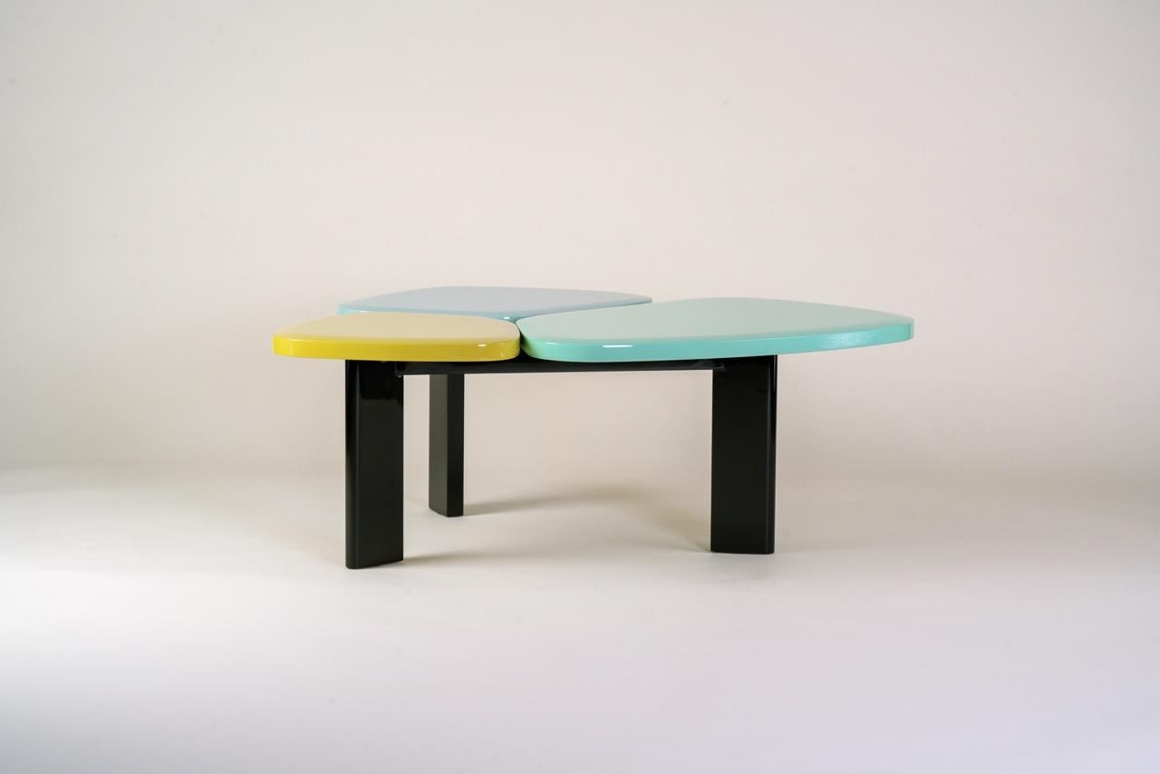 Français Table à fleurs par India Mahdavi en vente