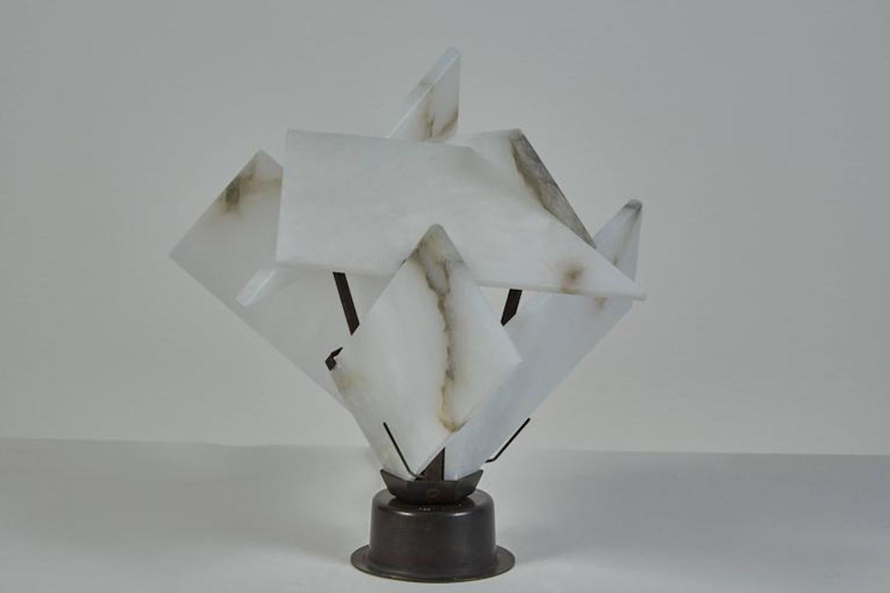 Mid-Century Modern Lampe de table à fleurs Modèle FLE 130A de Pierre Chareau pour MCDE en vente