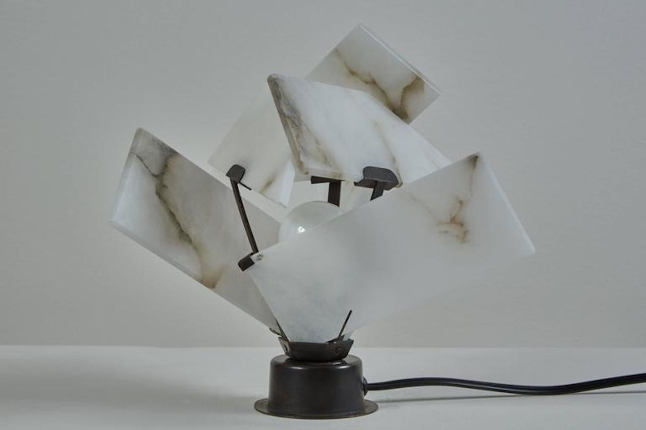 Émaillé Lampe de table à fleurs Modèle FLE 130A de Pierre Chareau pour MCDE en vente