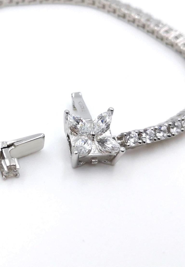 Bracciale Tennis Fiore in Argento Bianco In condizioni Nuovo in vendita a Genève, GE