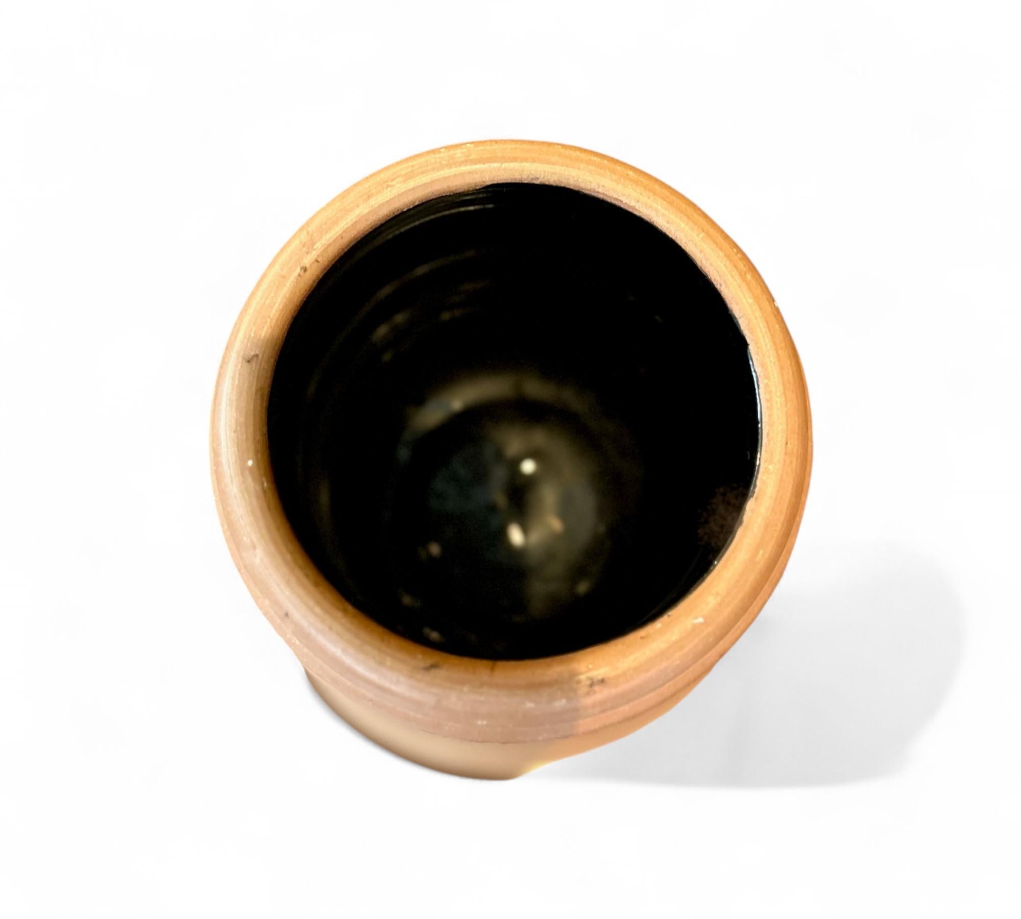 Flower Vase Clay Handmade by Ensamble Artesano, 2024 In New Condition For Sale In New York, NY